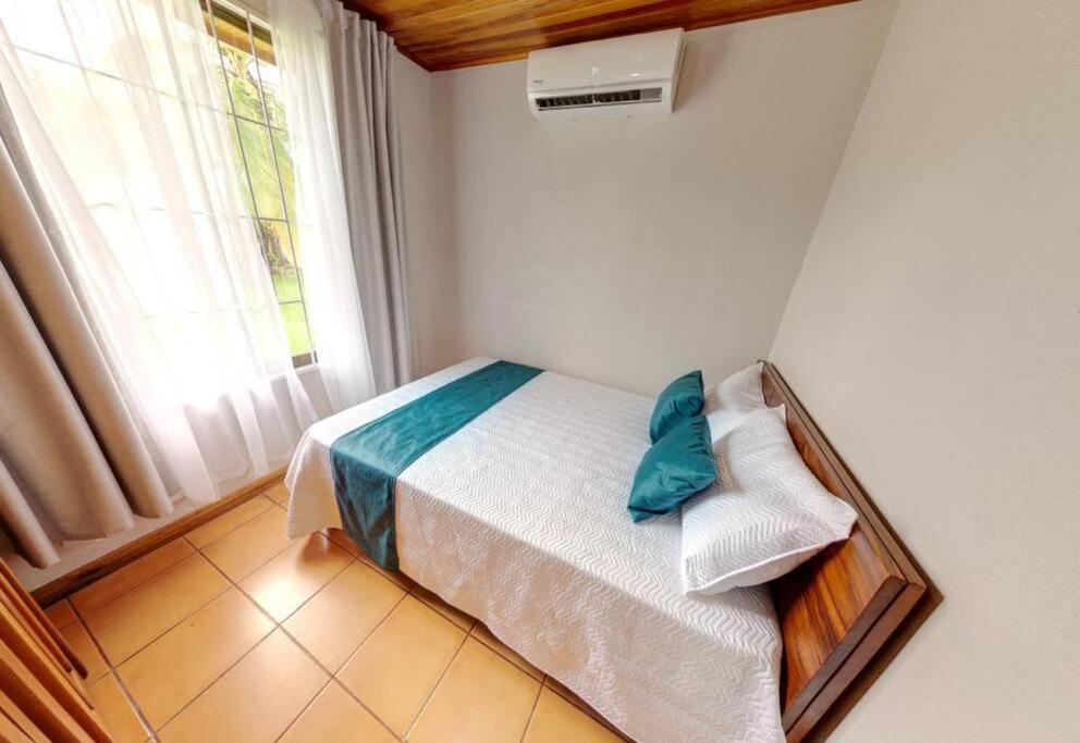 Casa Roble Fortuna