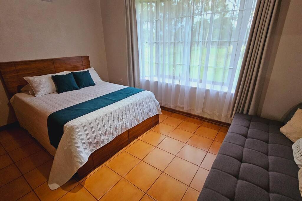 Casa Roble Fortuna