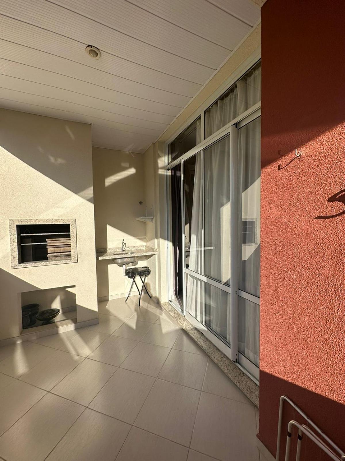 Apartamento 03 dormitórios 400 metros do mar
