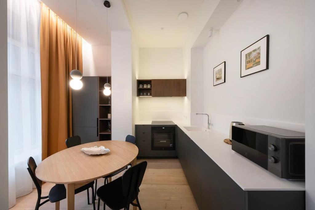 Downtown getaway apartments by Prime Rentals I view 4