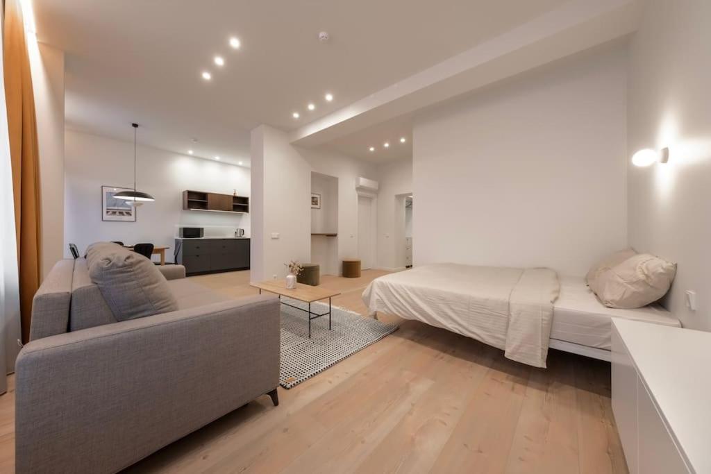 Downtown getaway apartments by Prime Rentals II view 2