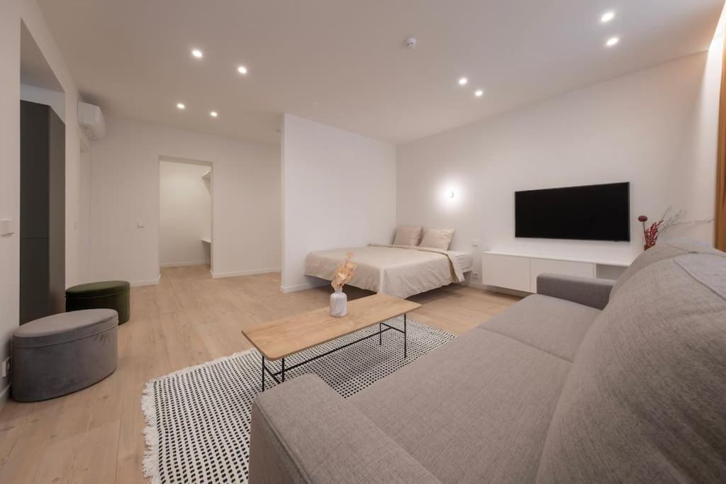 Downtown getaway apartments by Prime Rentals III view 2