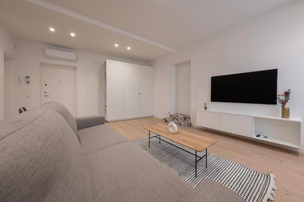 Downtown getaway apartments by Prime Rentals IV view 2
