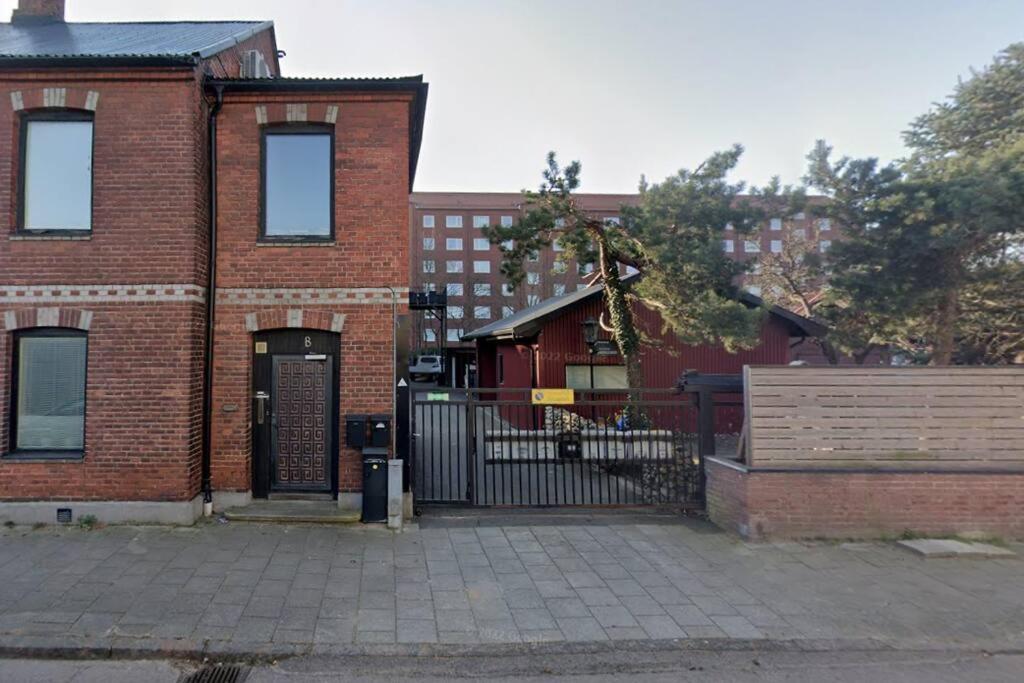 Historical Malt Factory Apartment, 6 Bedrooms, sleeps 12 , Hot Tub view 5