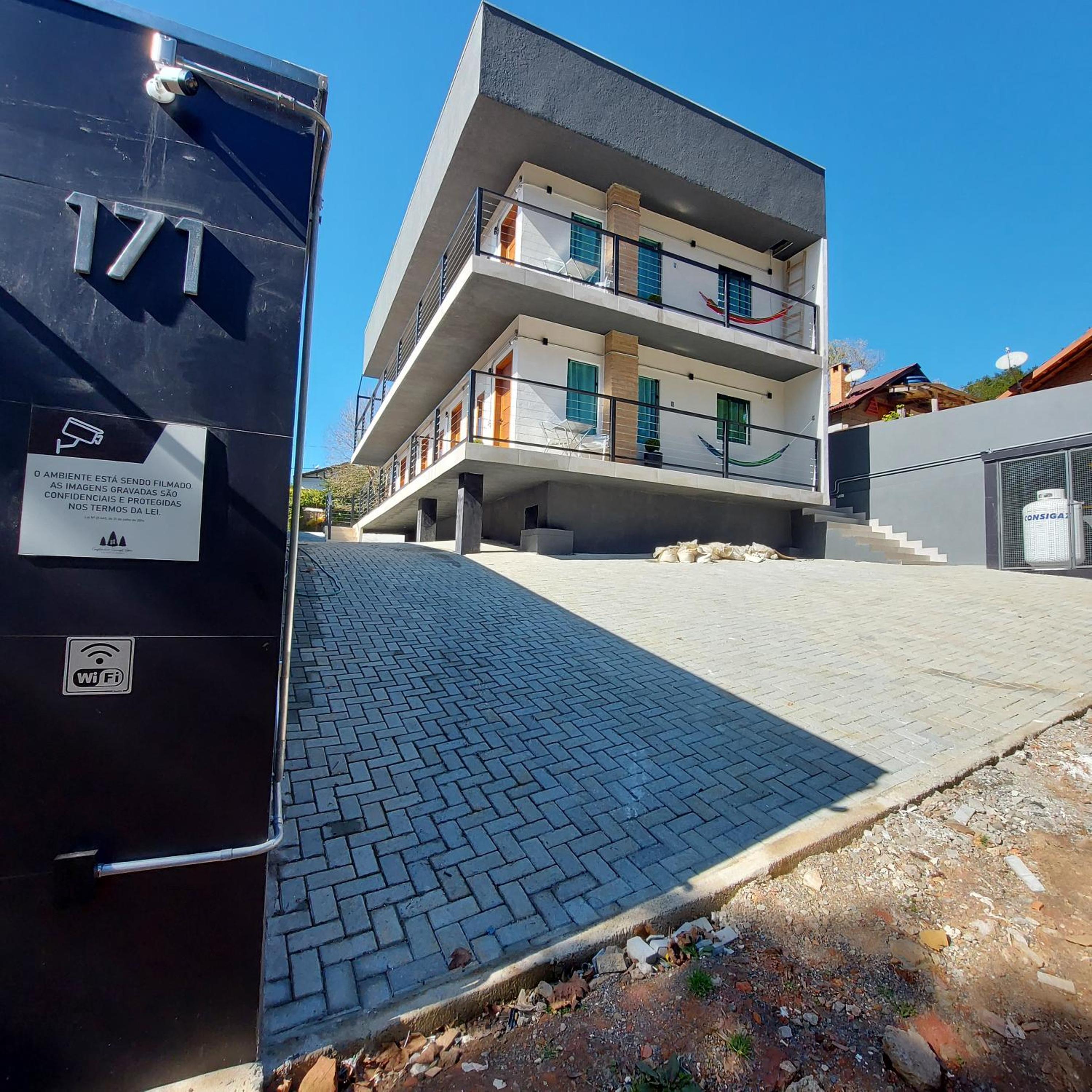 Criptoméria Concept Home - O seu Studio nas Montanhas.