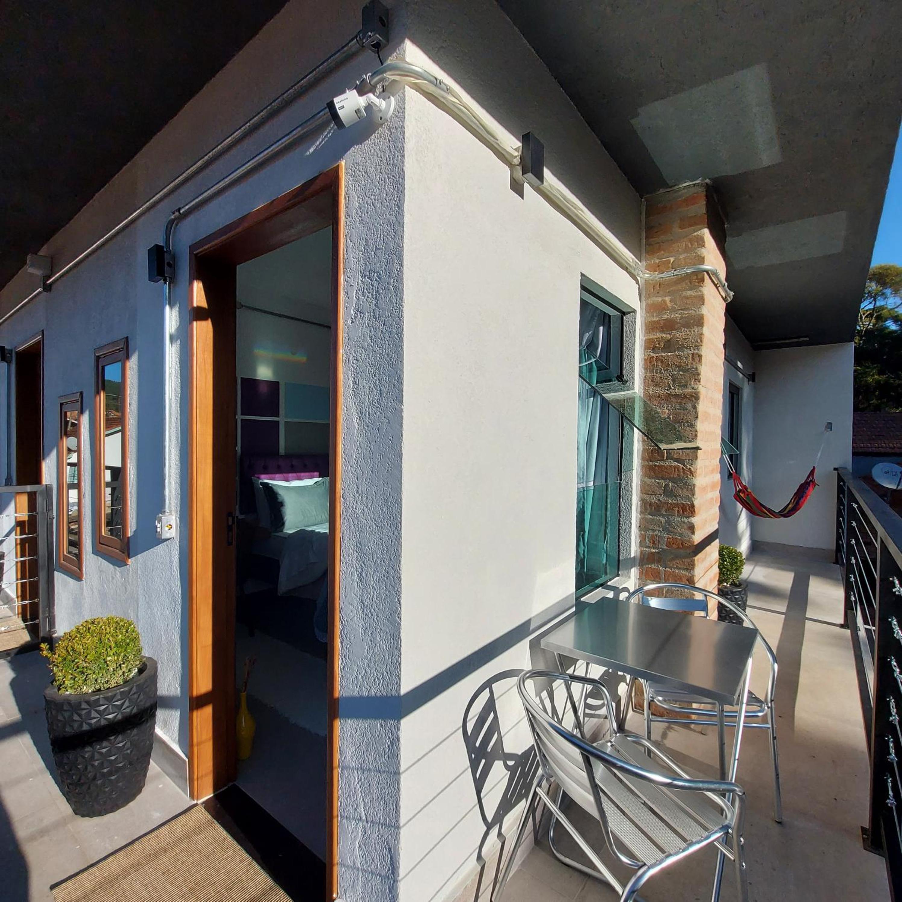 Criptoméria Concept Home - O seu Studio nas Montanhas.