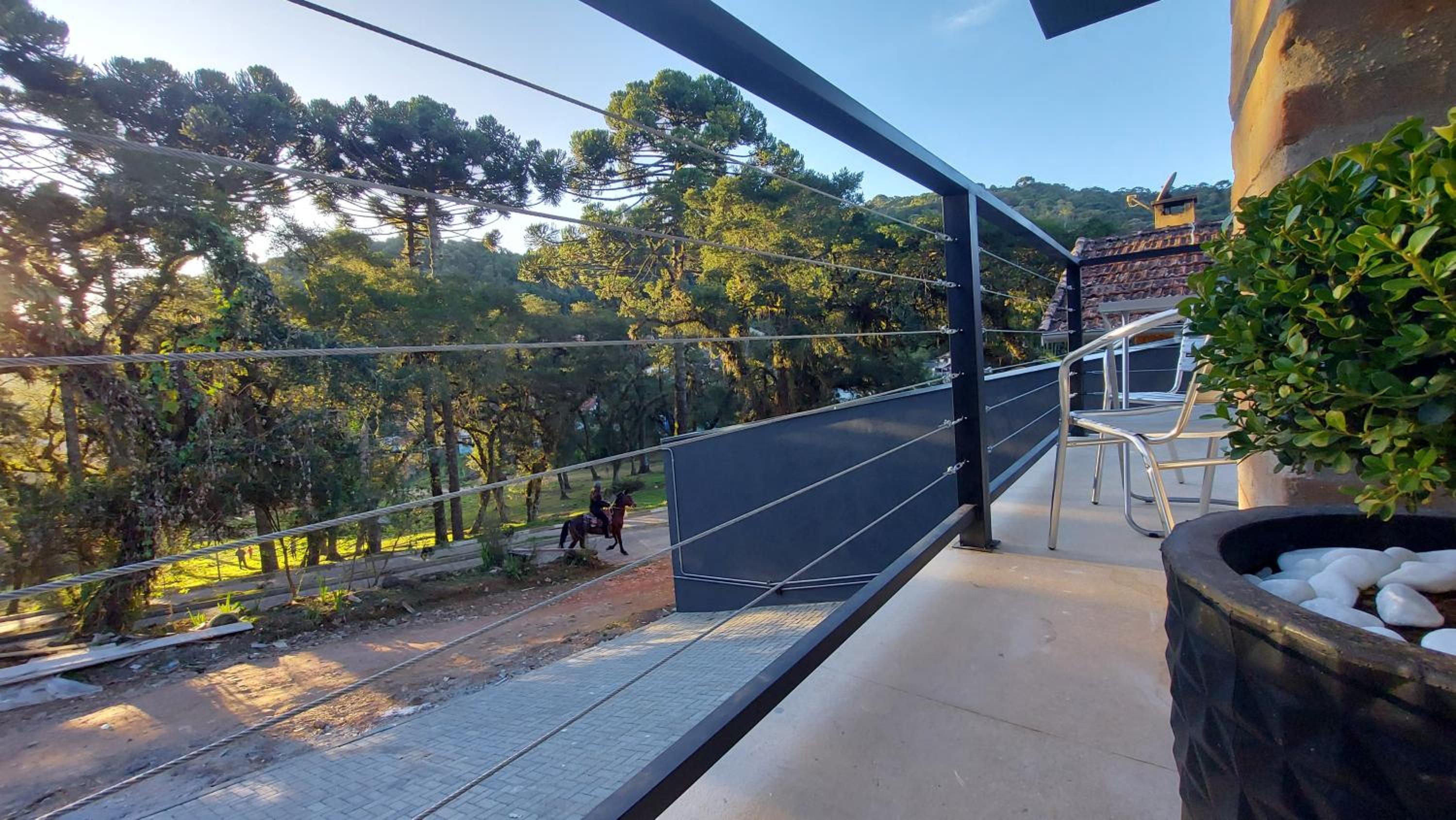 Criptoméria Concept Home - O seu Studio nas Montanhas.
