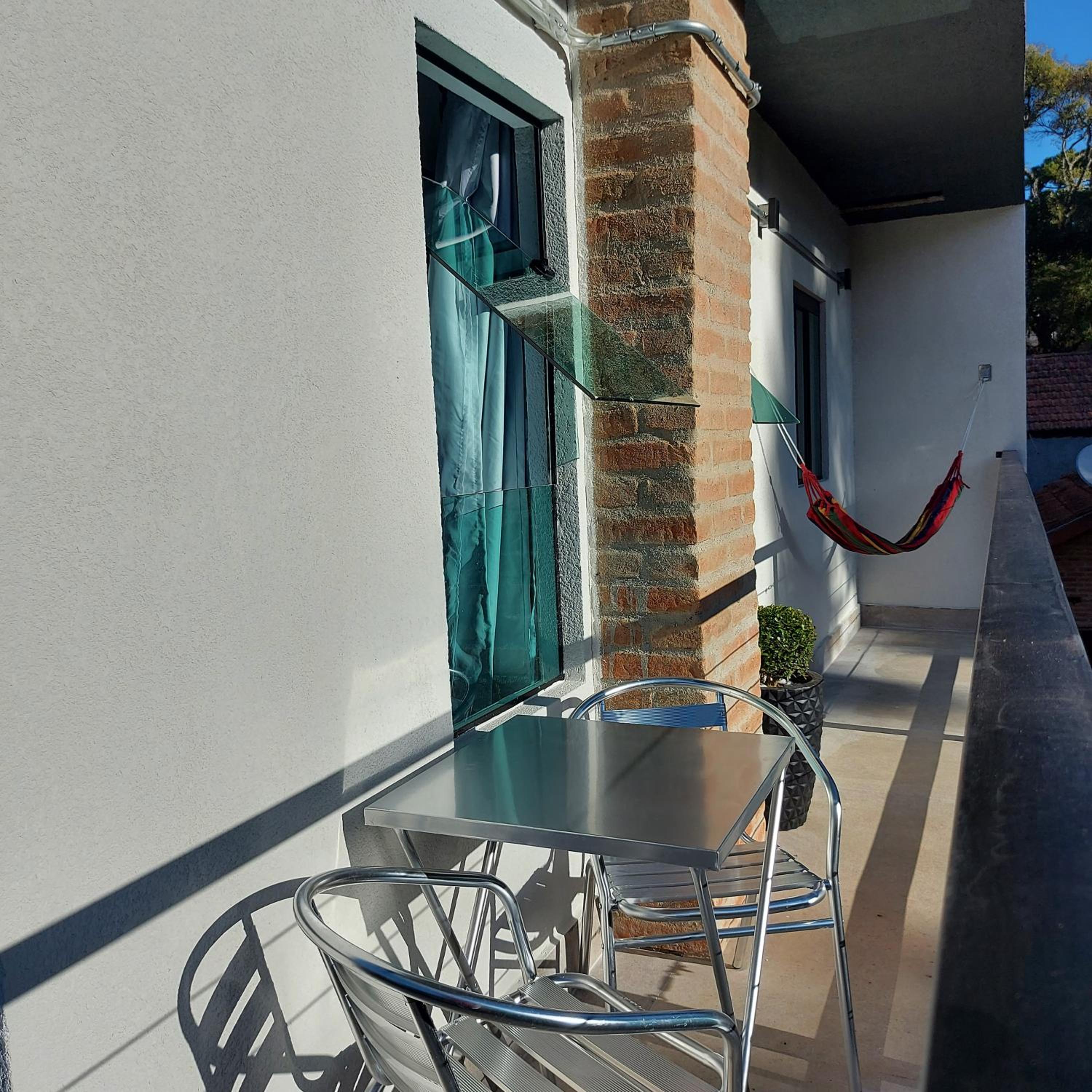 Criptoméria Concept Home - O seu Studio nas Montanhas.
