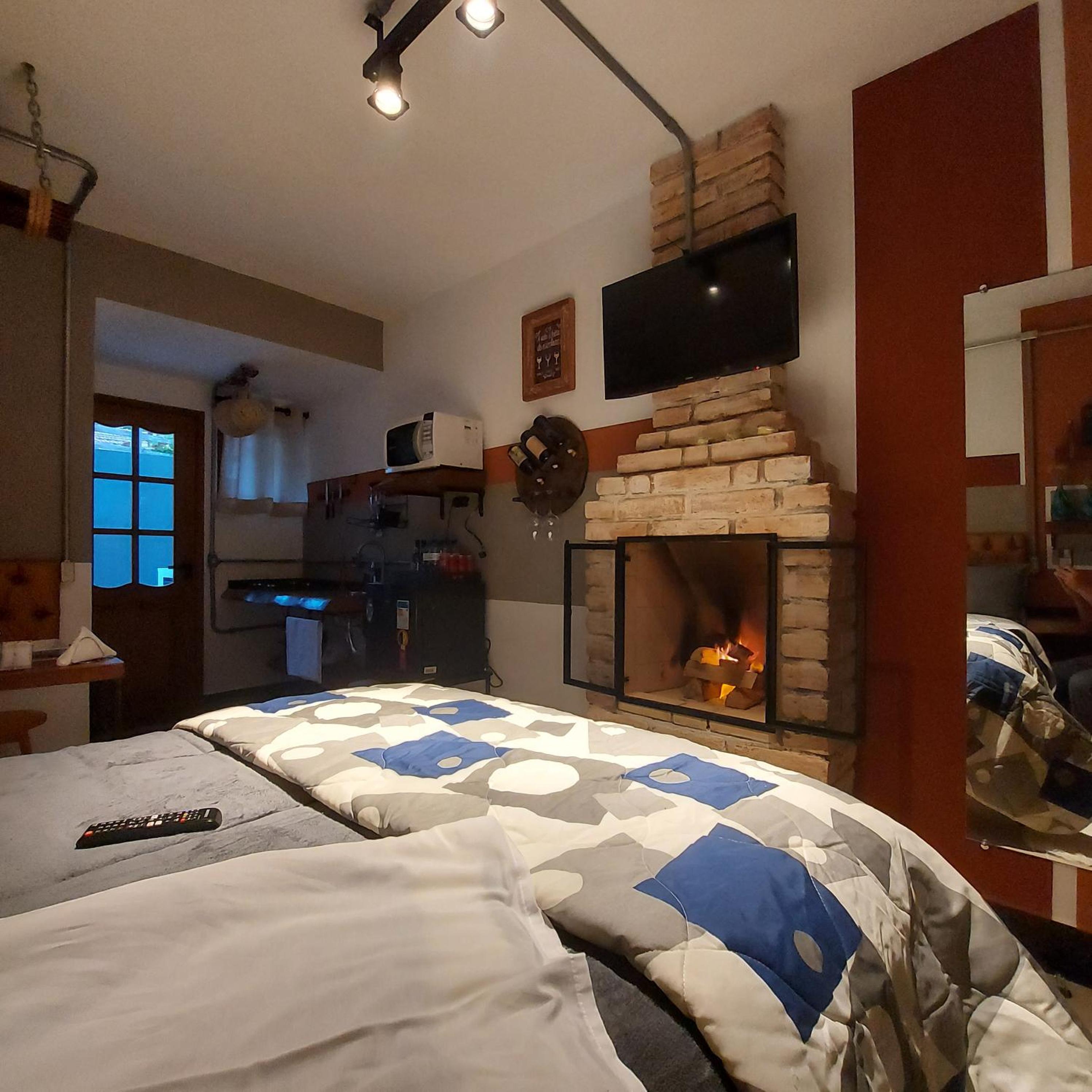 Criptoméria Concept Home - O seu Studio nas Montanhas.
