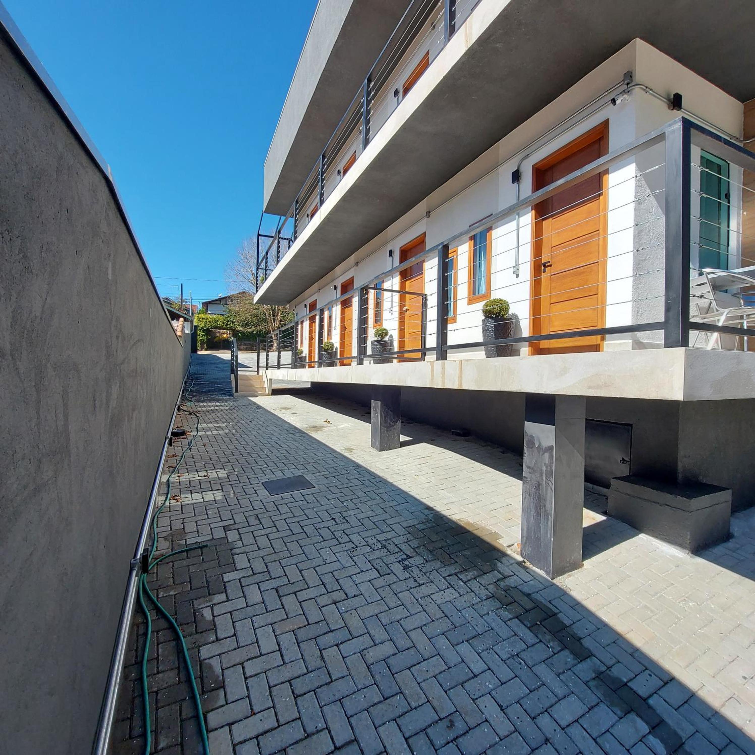 Criptoméria Concept Home - O seu Studio nas Montanhas.