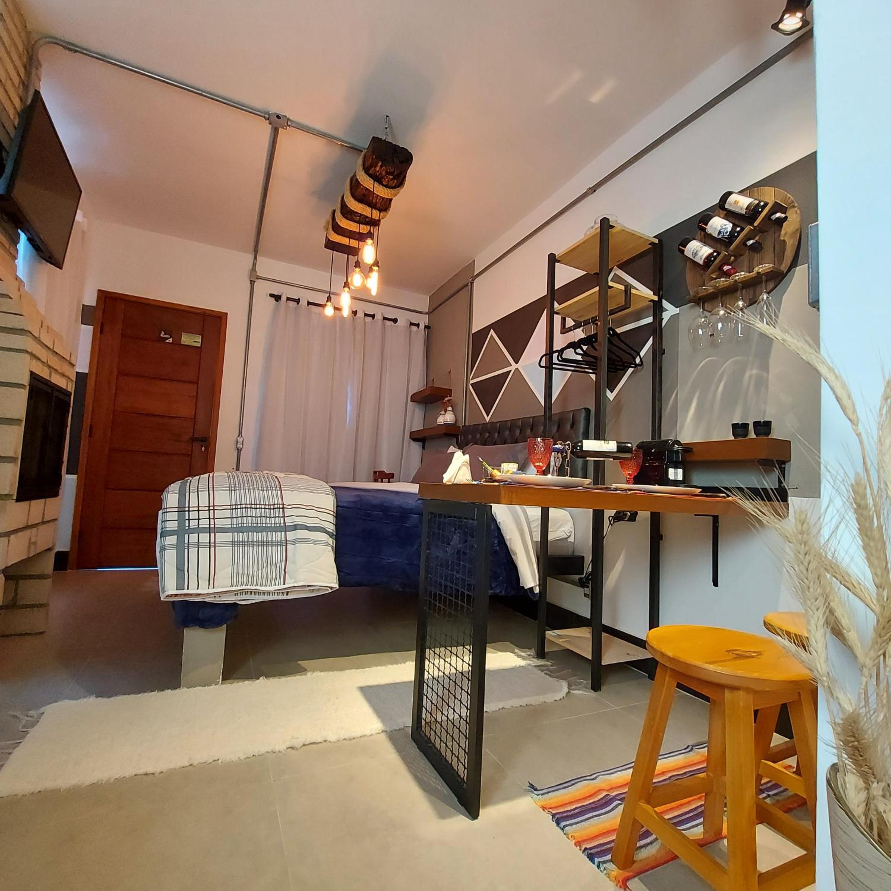 Criptoméria Concept Home - O seu Studio nas Montanhas.