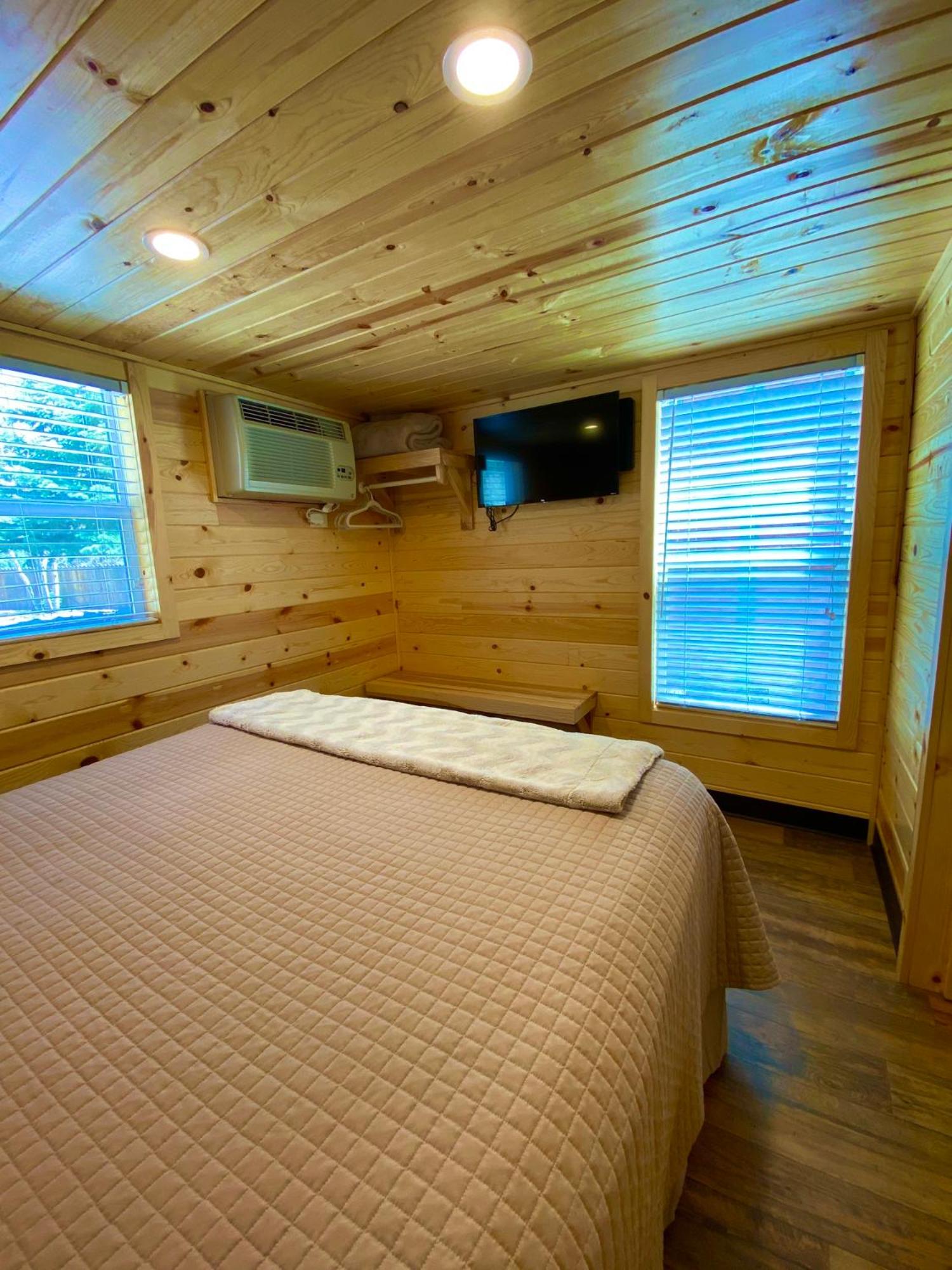 Ouray Riverside Resort - Inn & Cabins