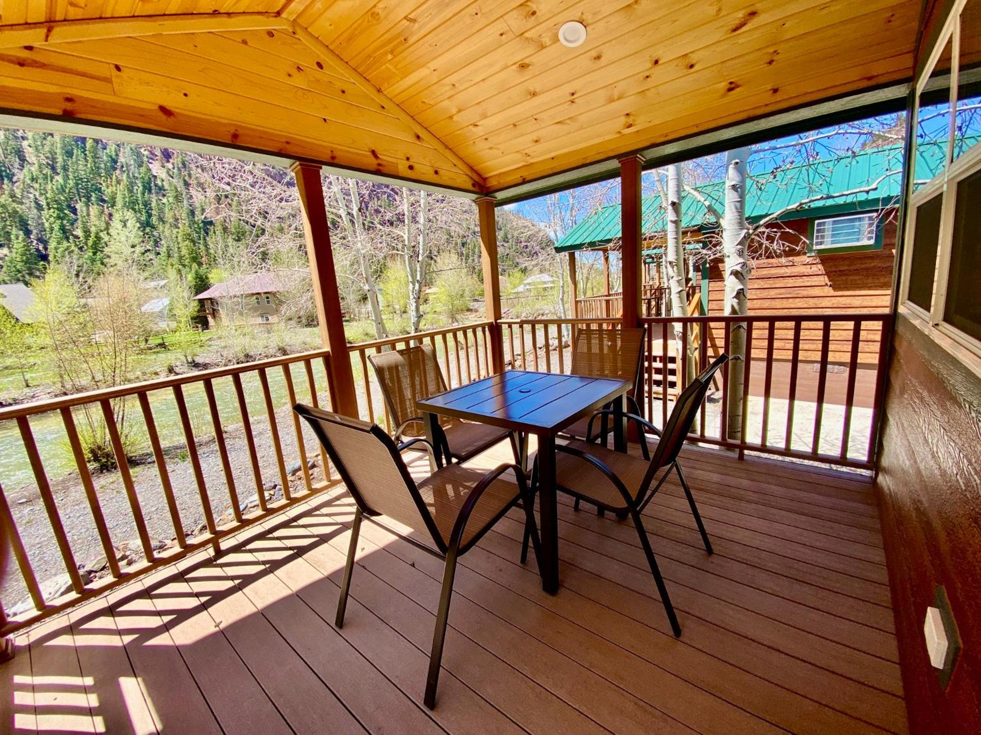 Ouray Riverside Resort - Inn & Cabins