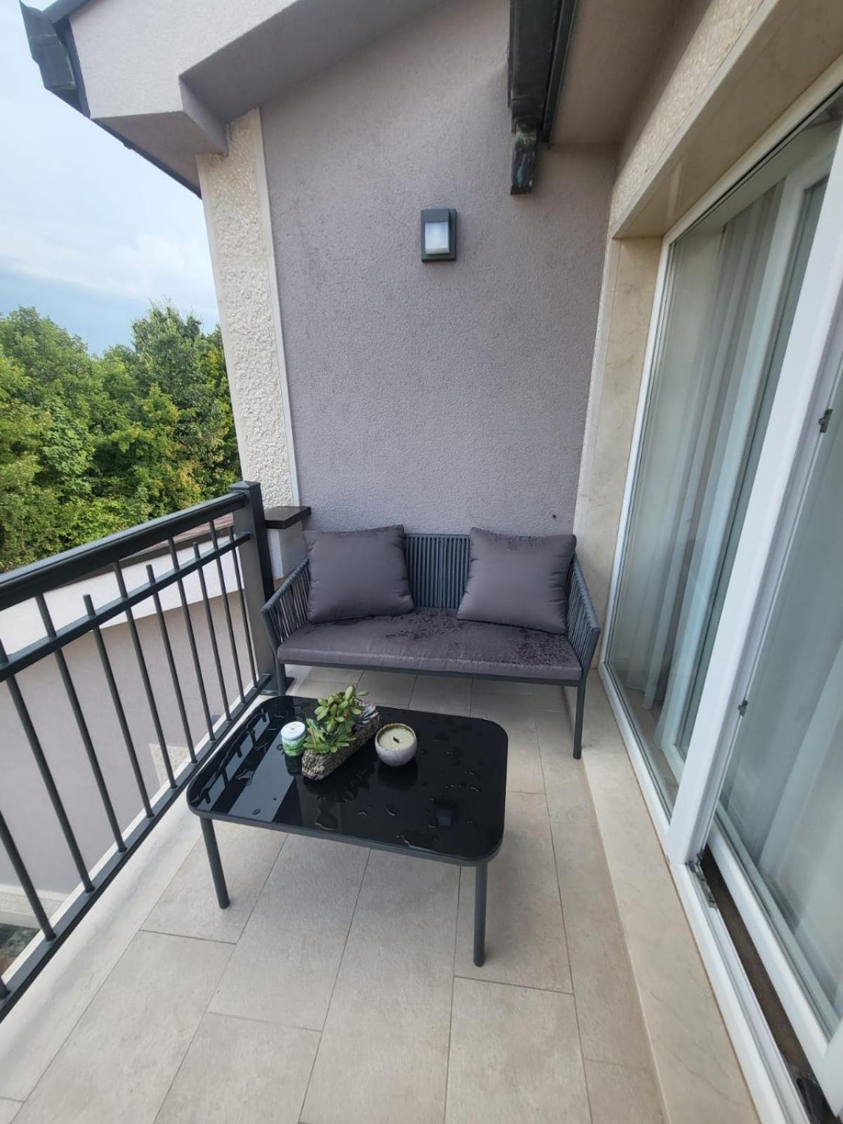 Hotel California Dream Luxury Villa near Makarska Croatia - Image 1