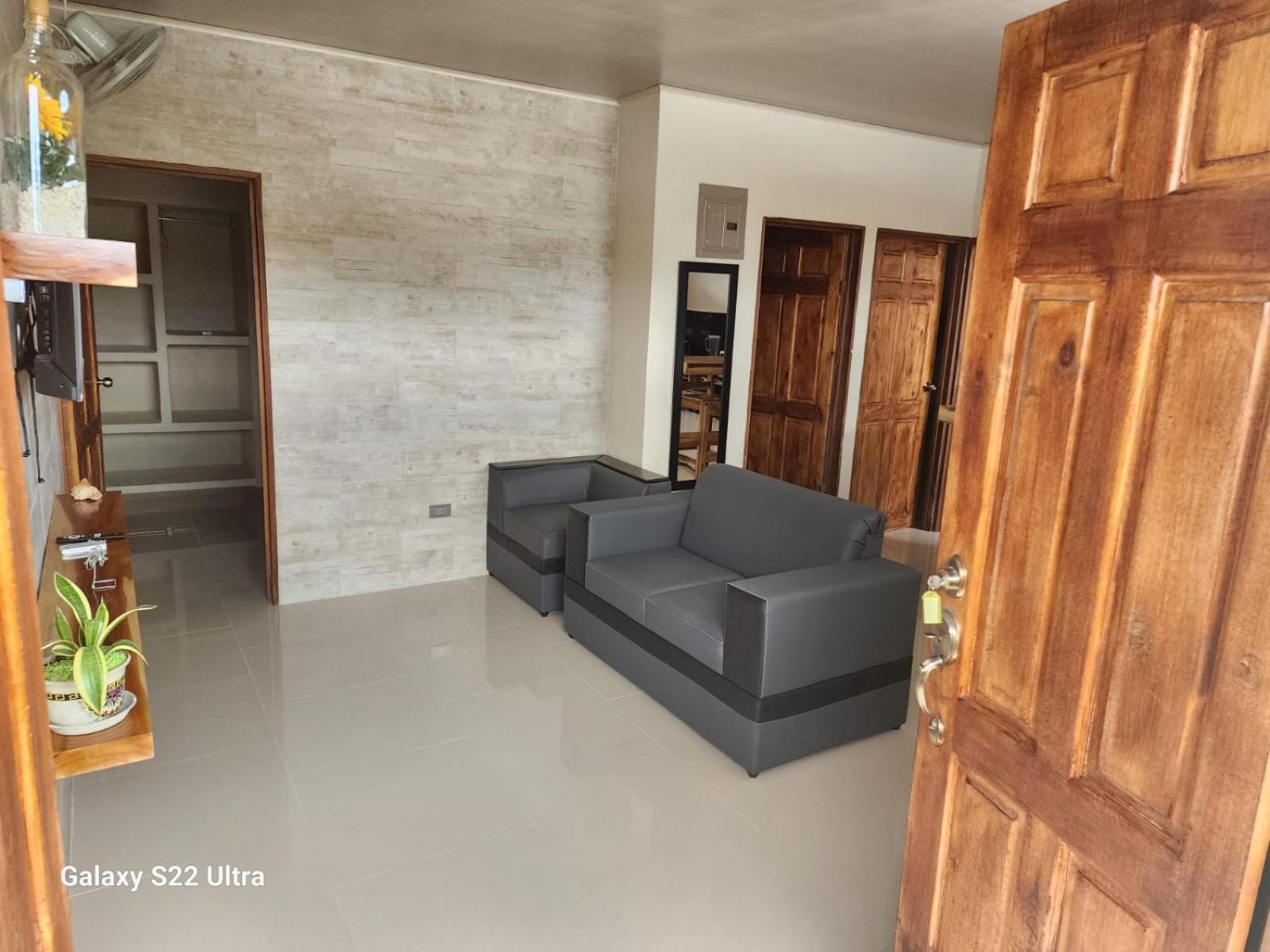 Peluza's place