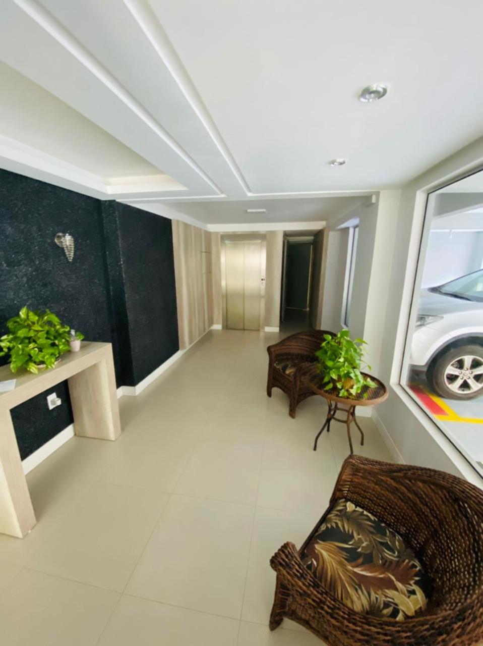 APARTAMENTO PRÓXIMO A PRAIA E SHOPPING RUSSI&RUSSI