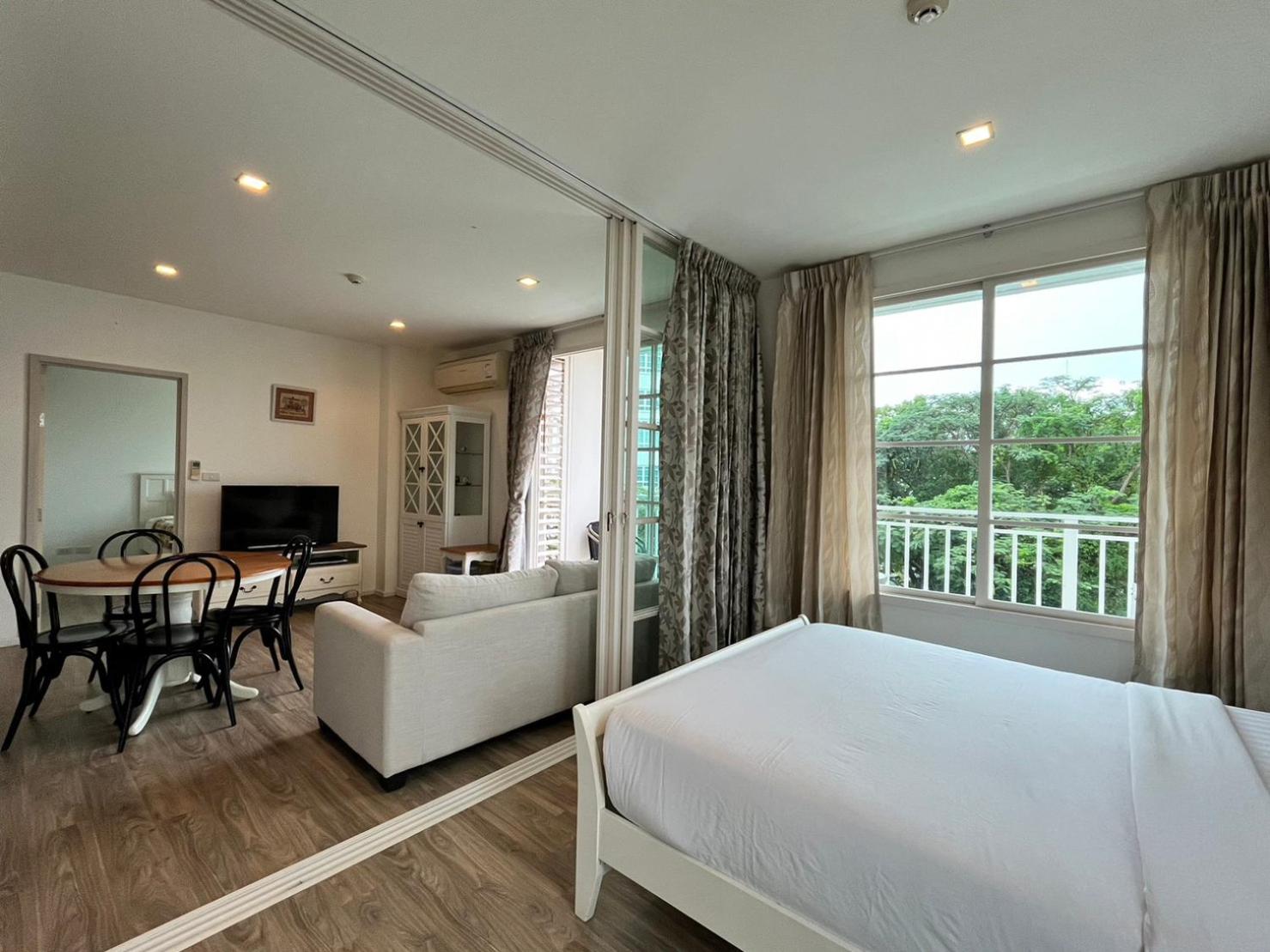 Summer Hua Hin by Patsara