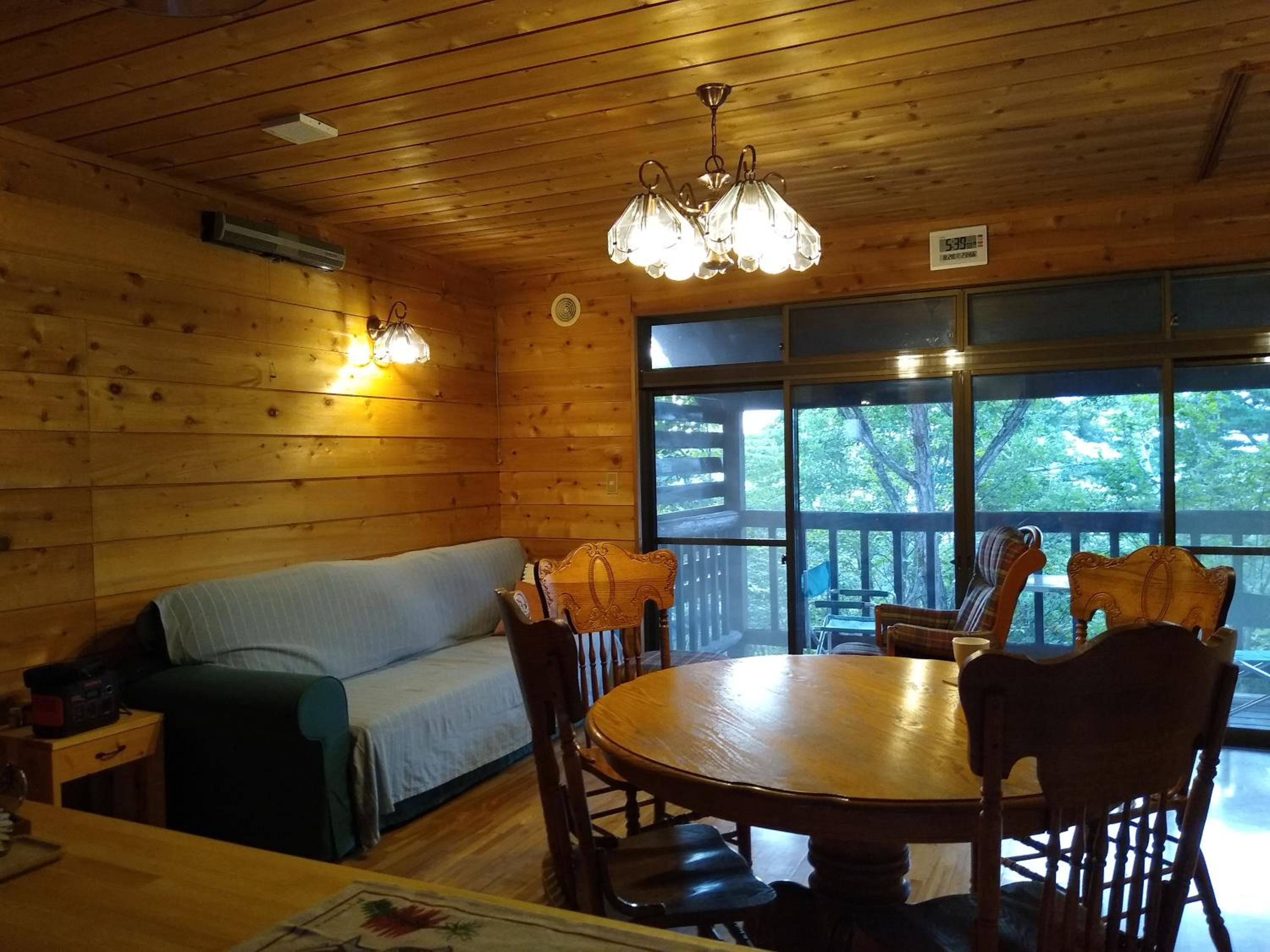 Robin's Lodge