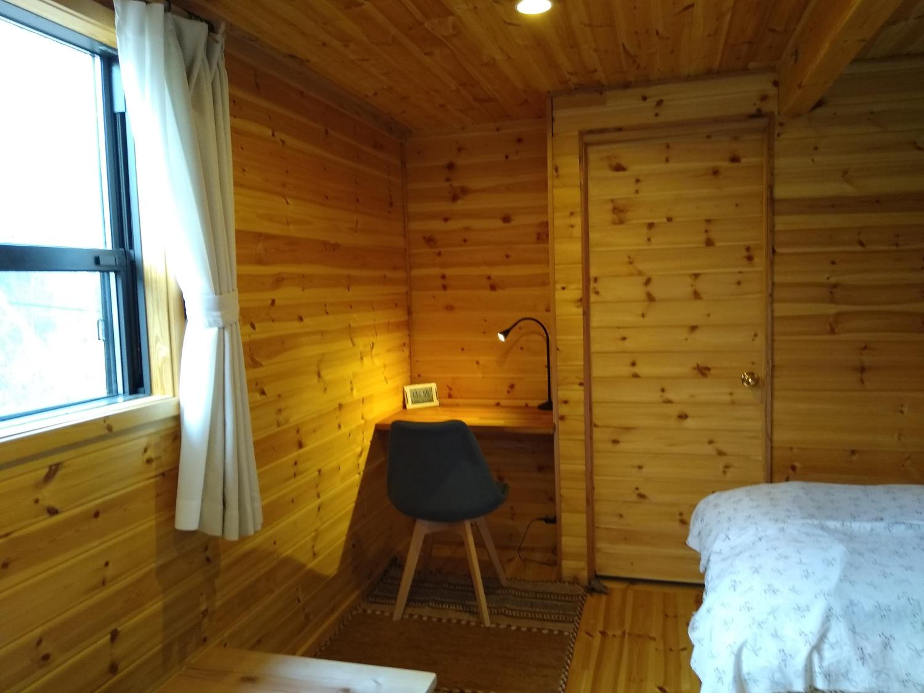 Robin's Lodge