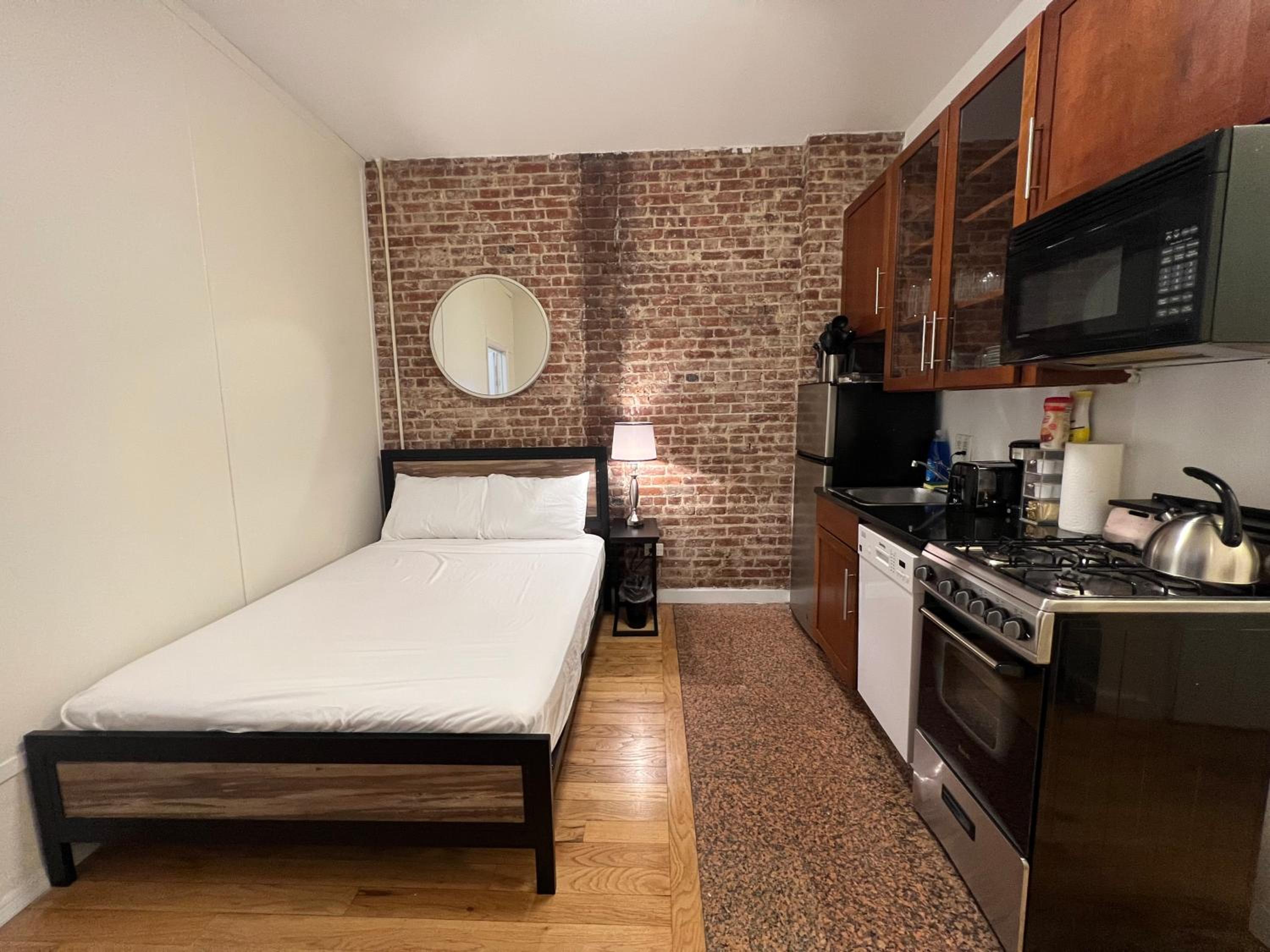 Midtown Manor