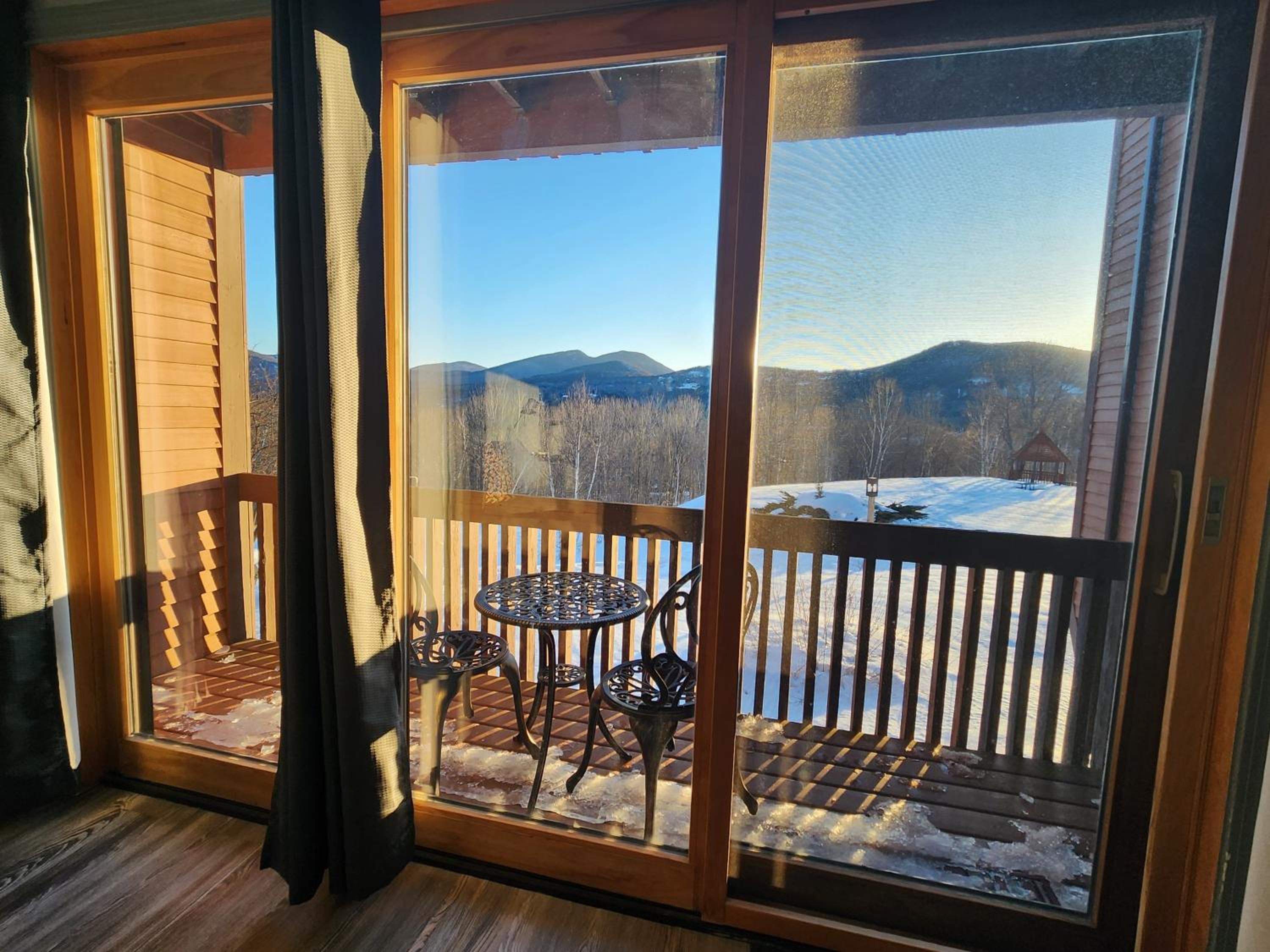 Hotel New White Mountains Getaway With Amazing Views! Combined Units