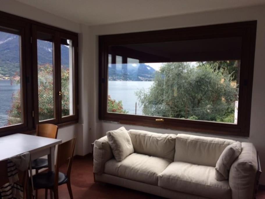 Beautiful Villa with Private Access to the Lake. view 3