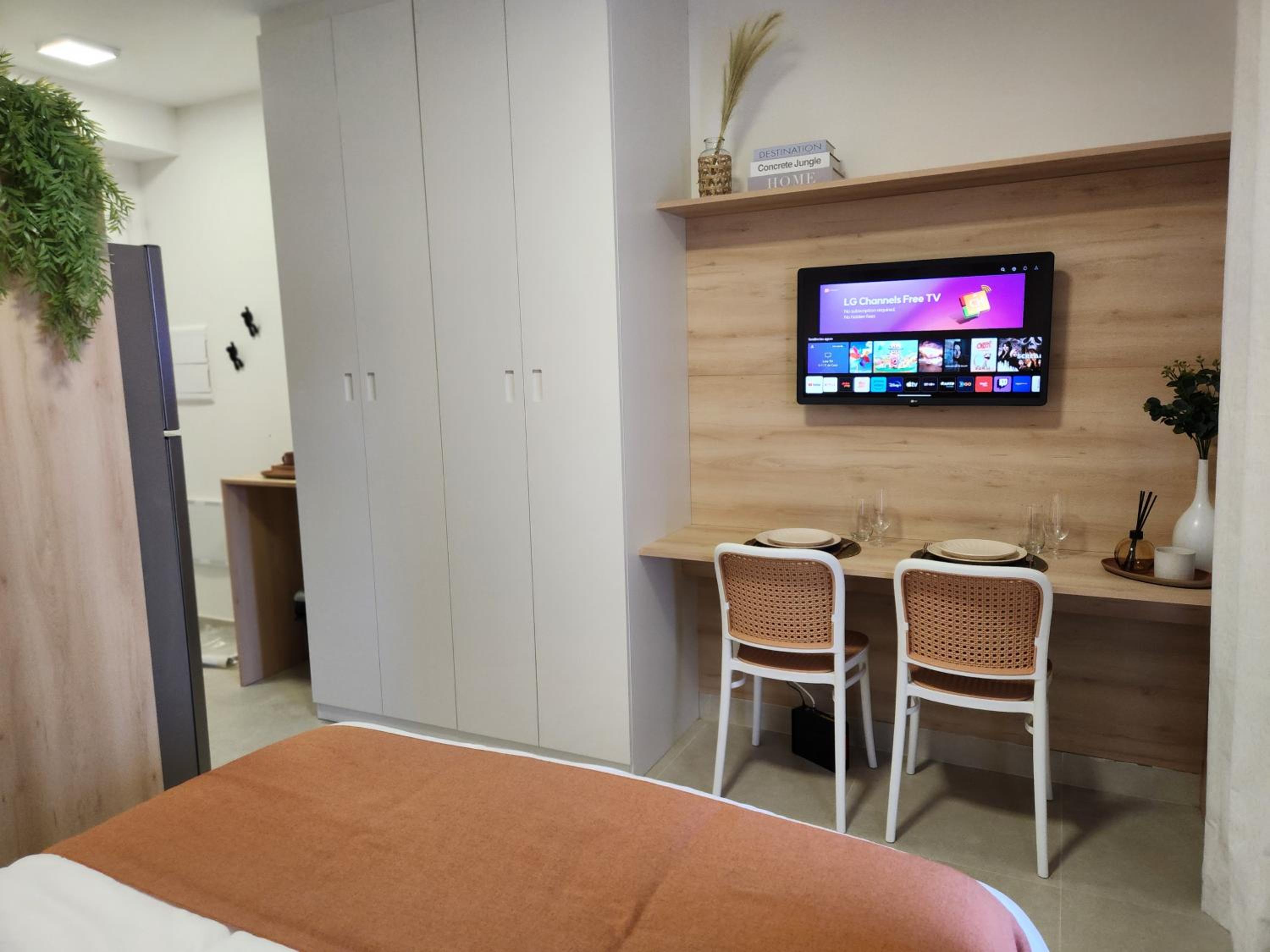 Studio Charmoso e Totalmente Equipado na Vila Madalena - A 20 Passos do Metrô
