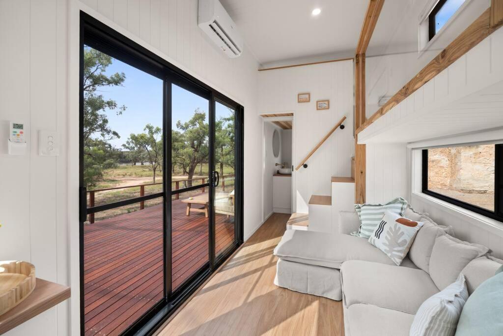 Parcoola Retreats secluded waterfront home