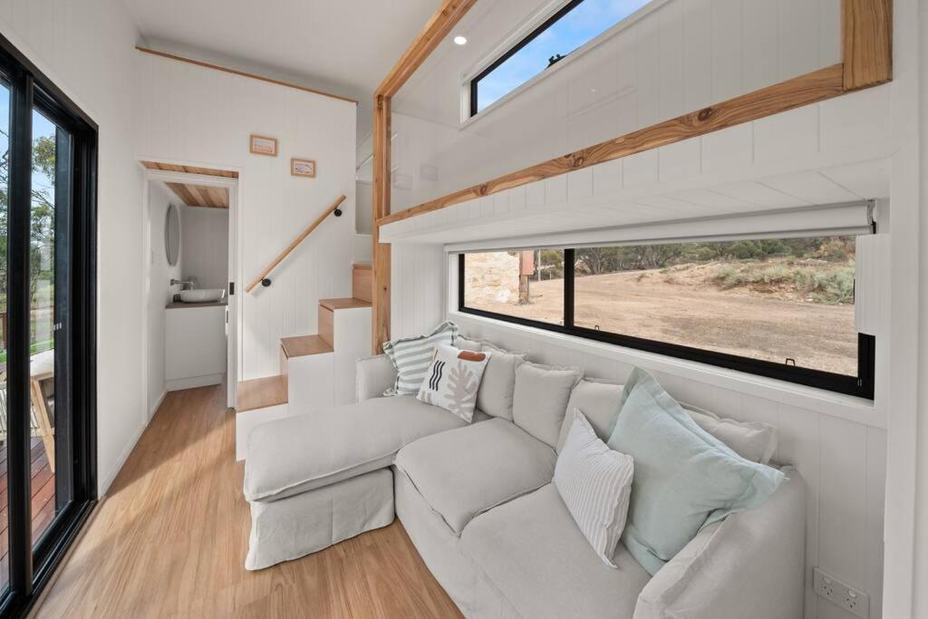 Parcoola Retreats secluded waterfront home