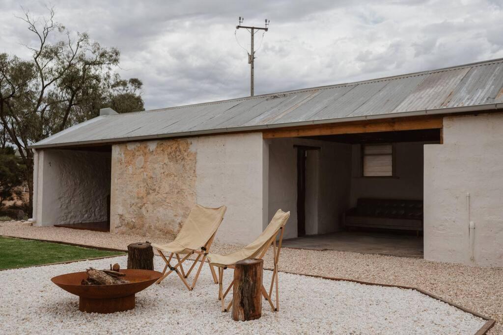 Parcoola Retreats secluded waterfront home