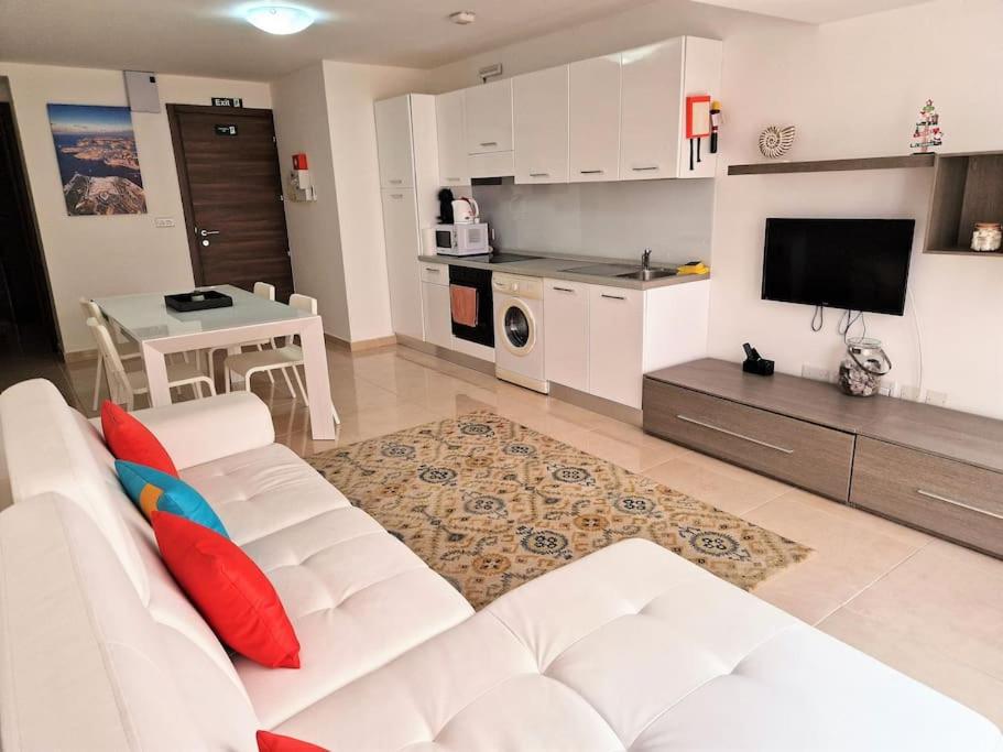 The Caves cosy Apartment 1 — St Julian's