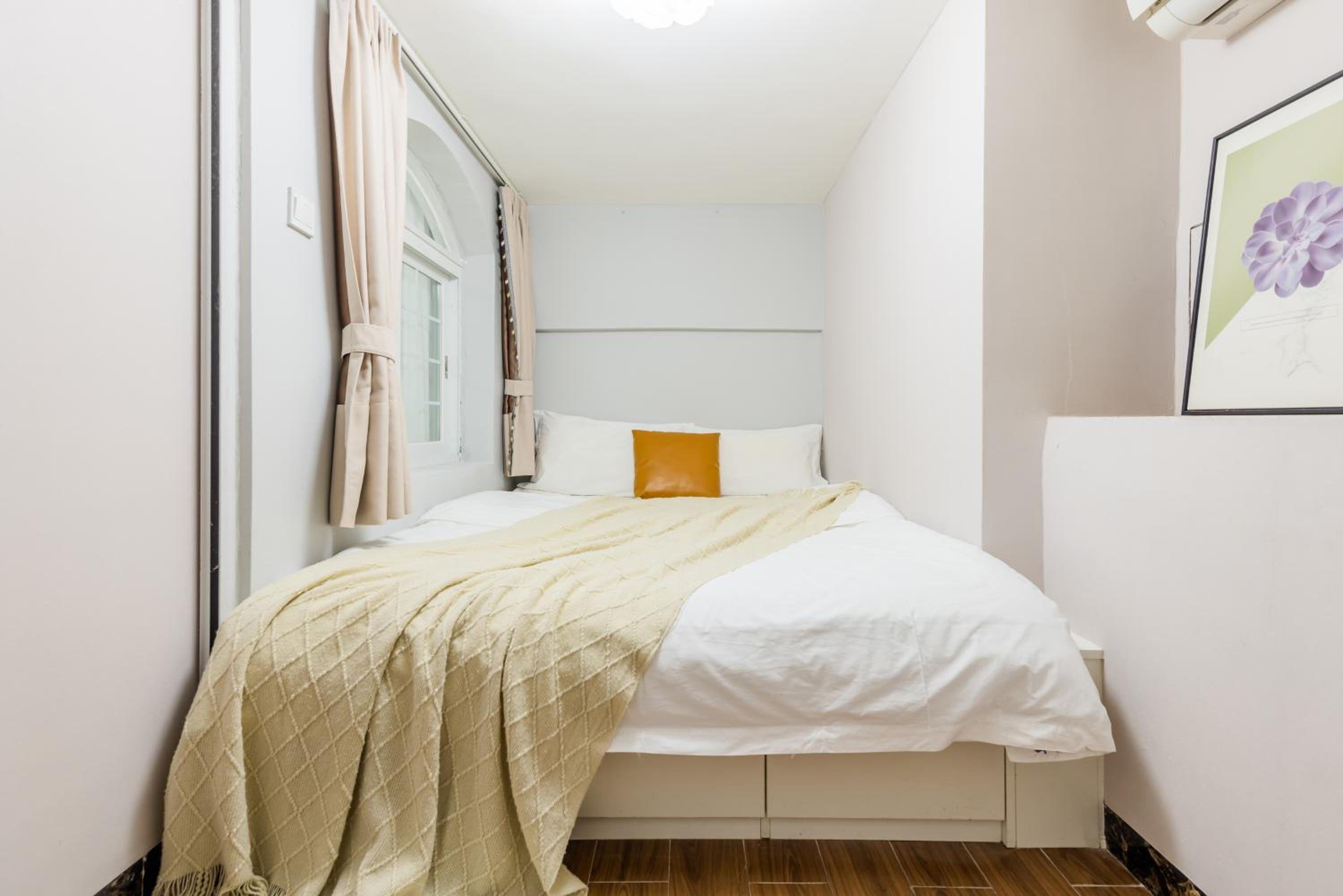 Lavendar Duplex Apartment
