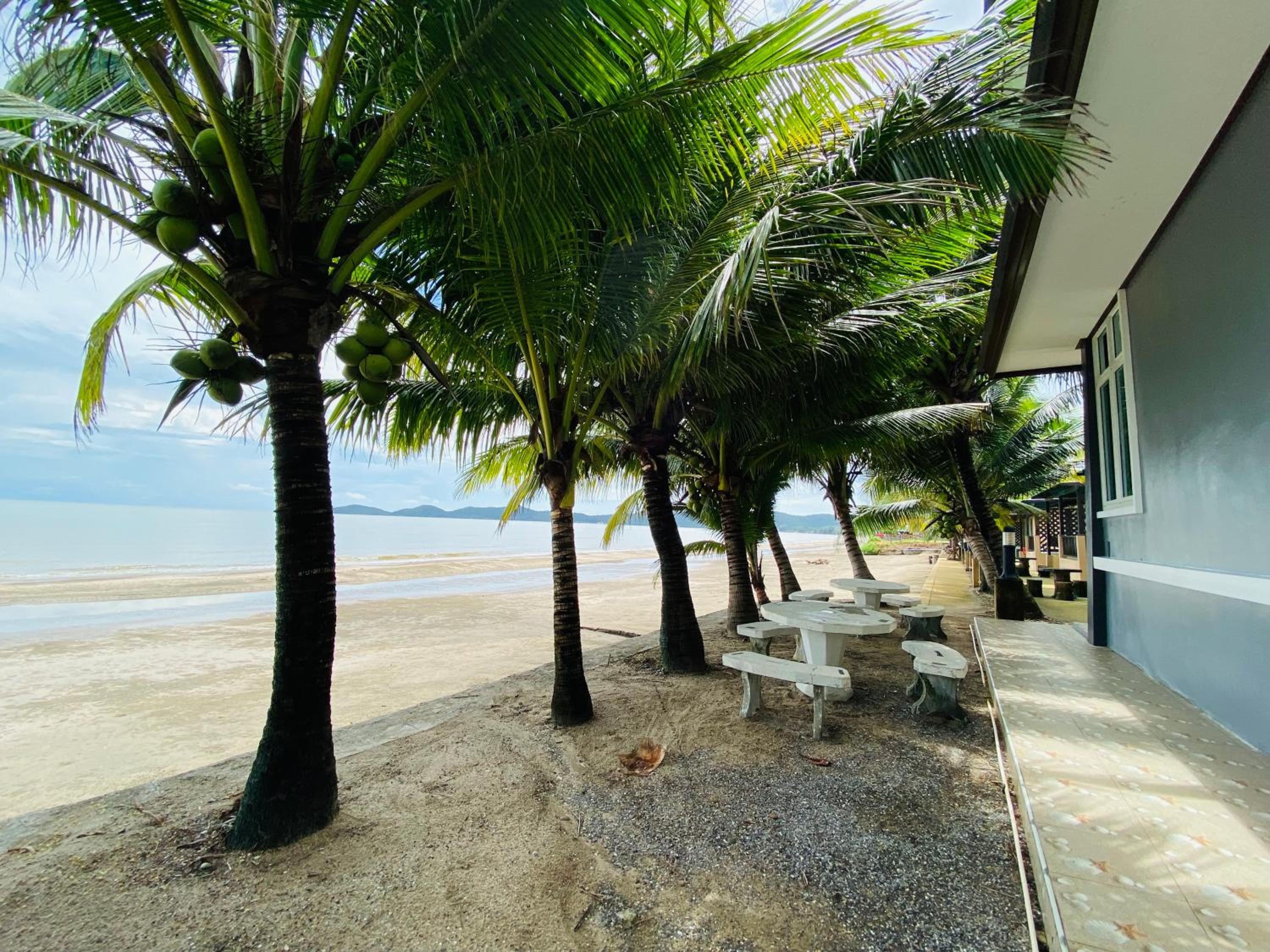 Baan Faa Talaychan Resort