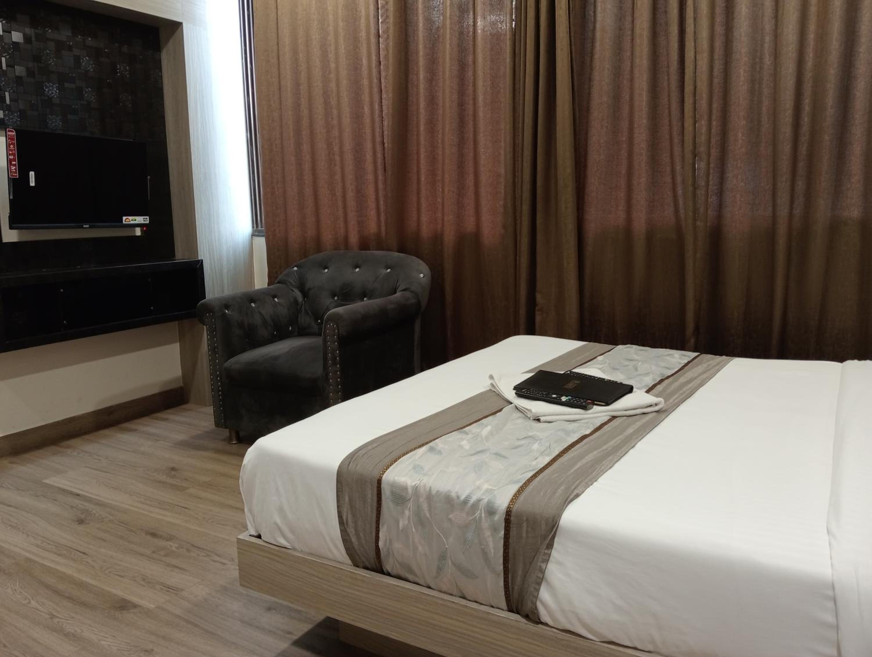 Hotel Arts International view 5