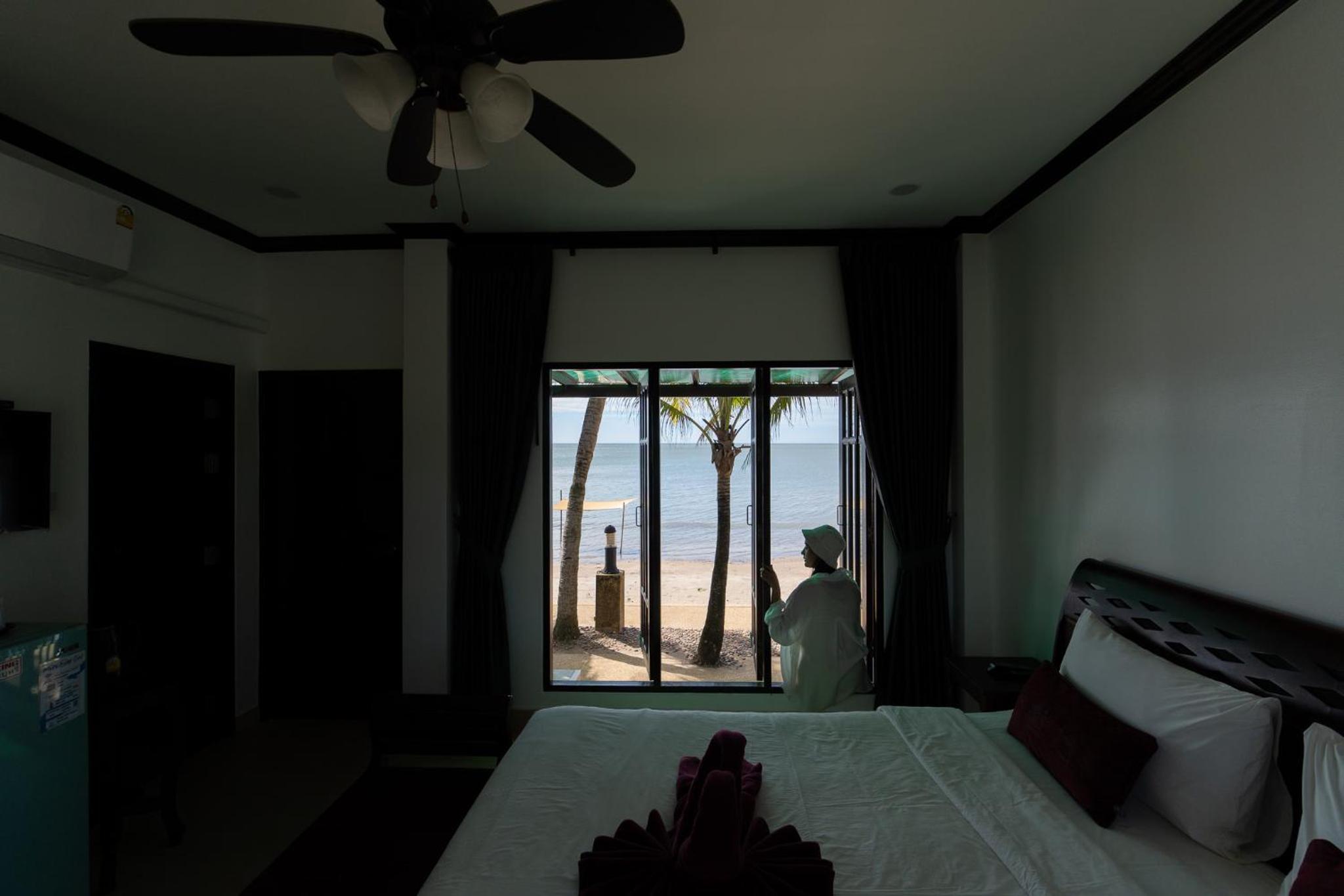 Baan Faa Talaychan Resort