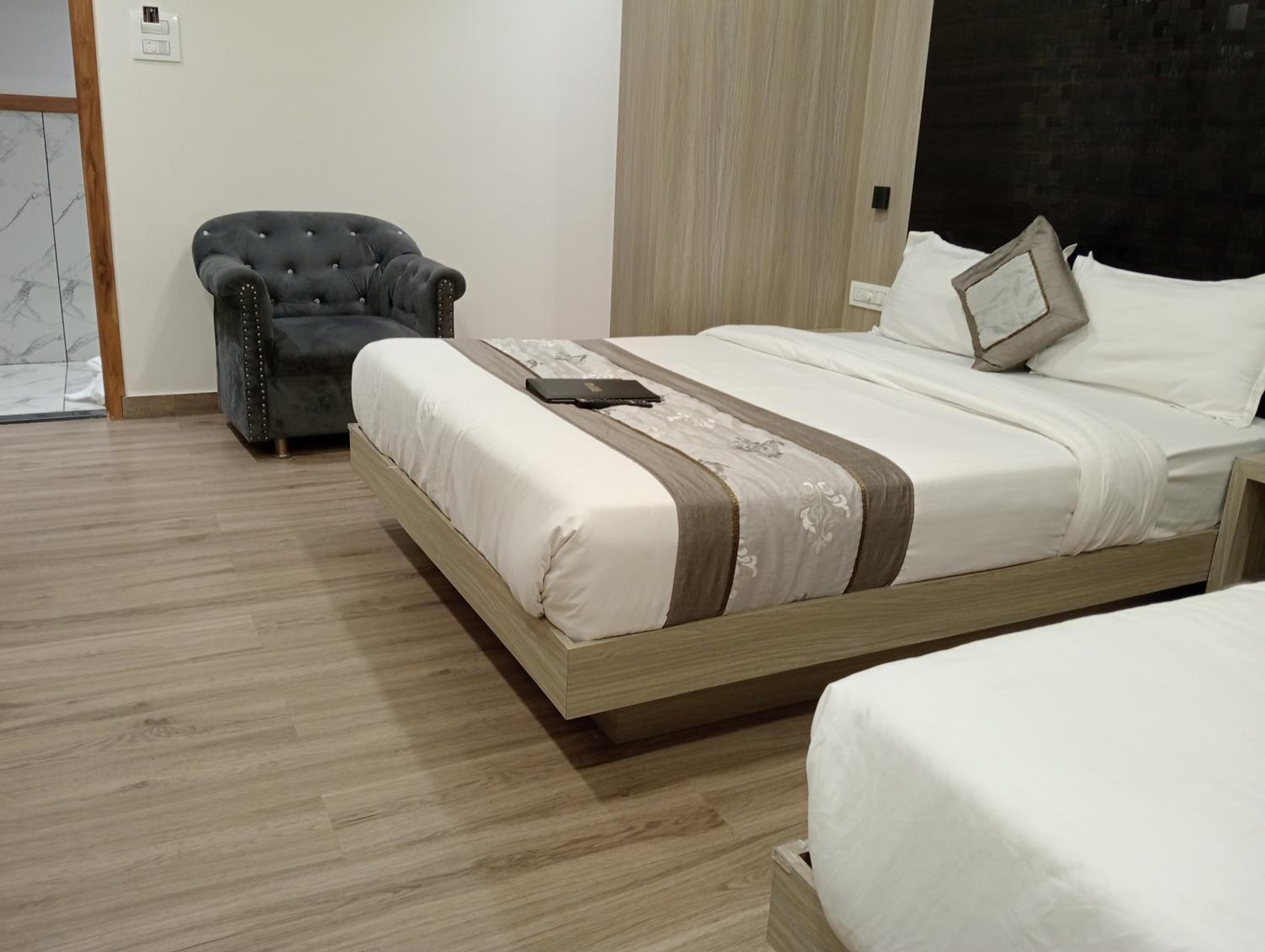 Photo 10