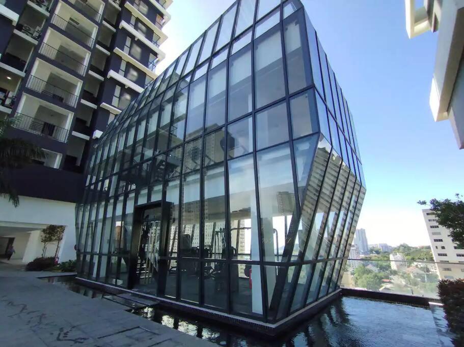 Jovial Modern&Stylish `UrbanSuites photo 7