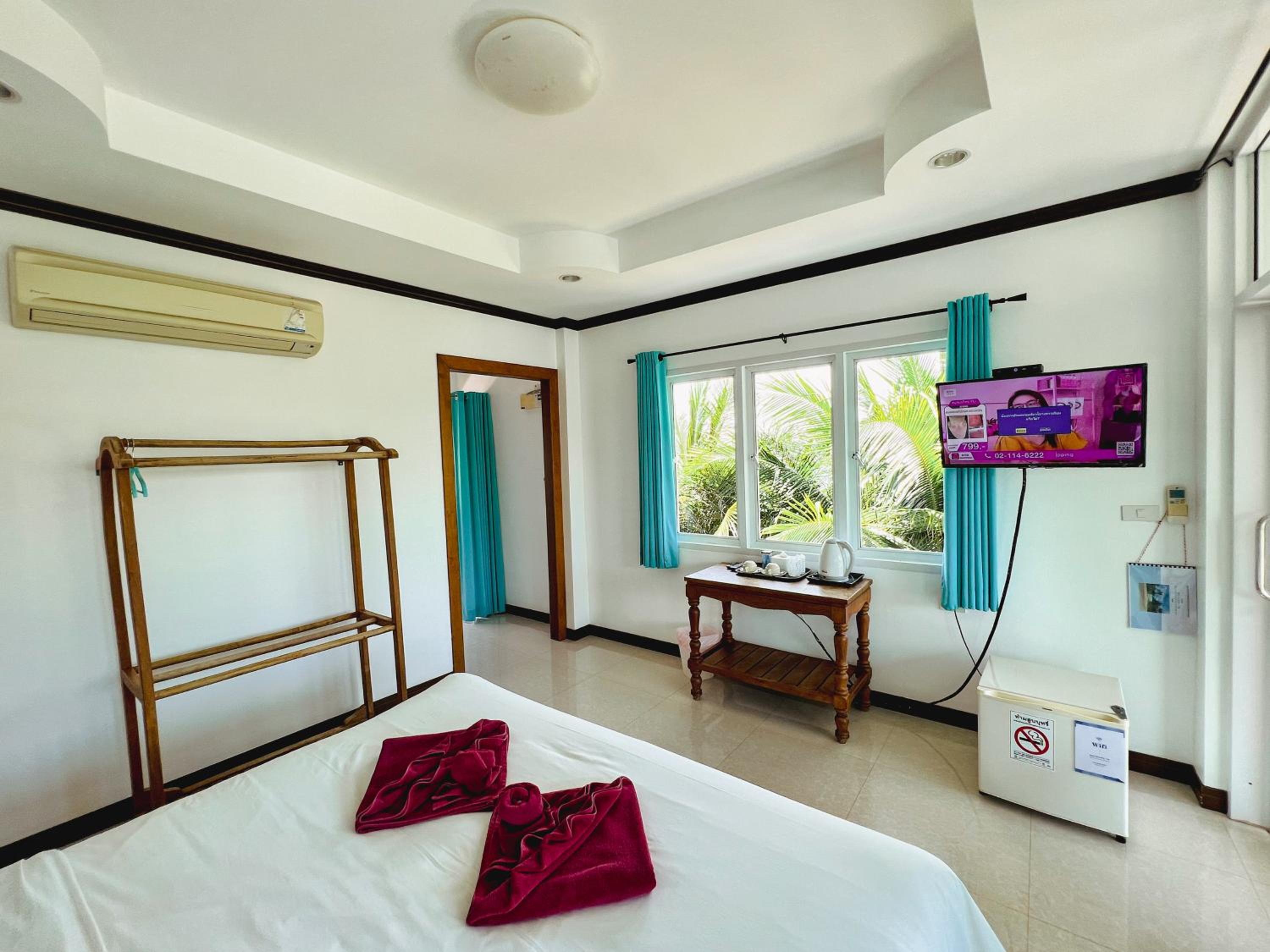 Baan Faa Talaychan Resort