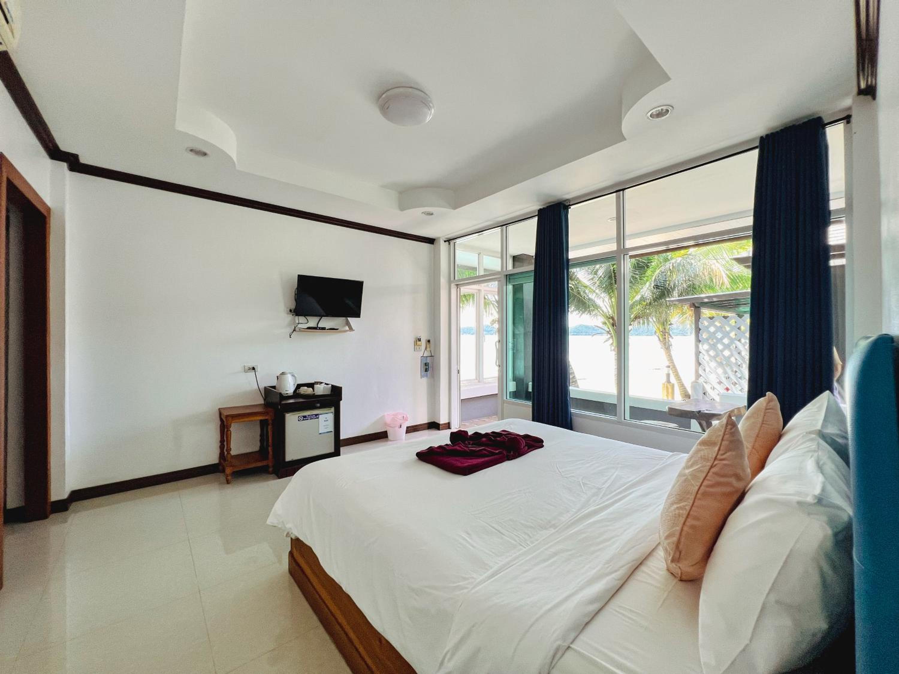 Baan Faa Talaychan Resort