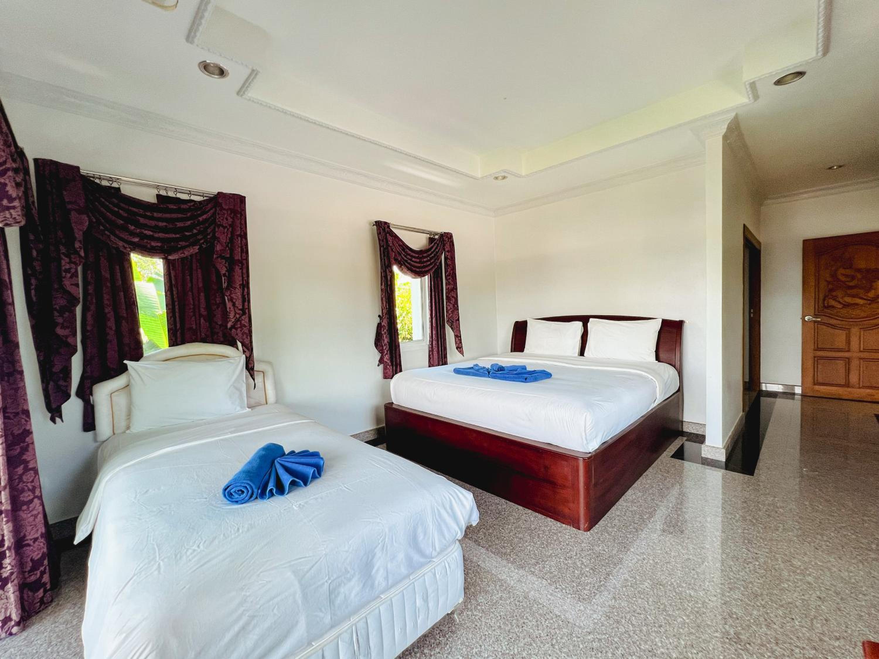 Baan Faa Talaychan Resort