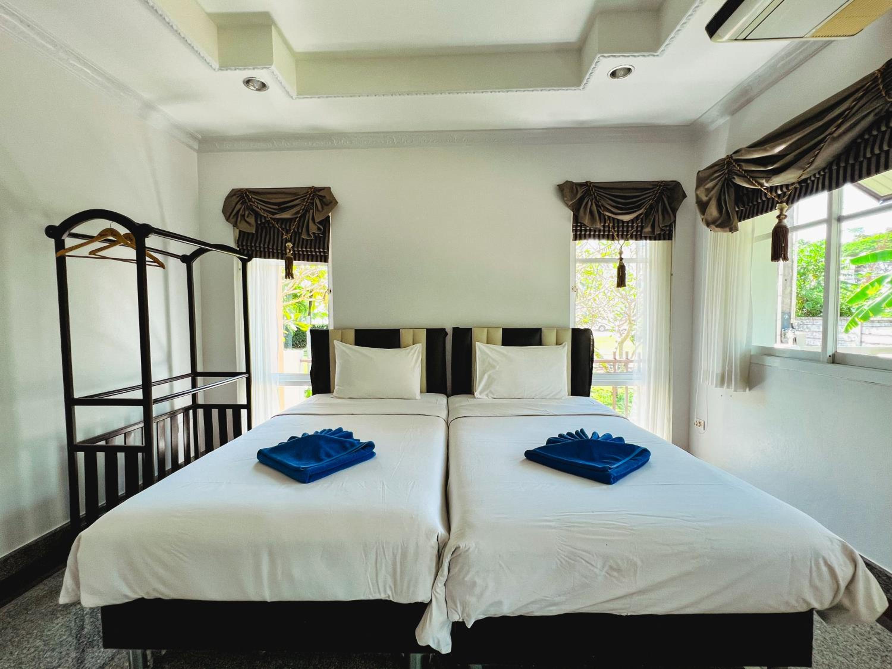 Baan Faa Talaychan Resort