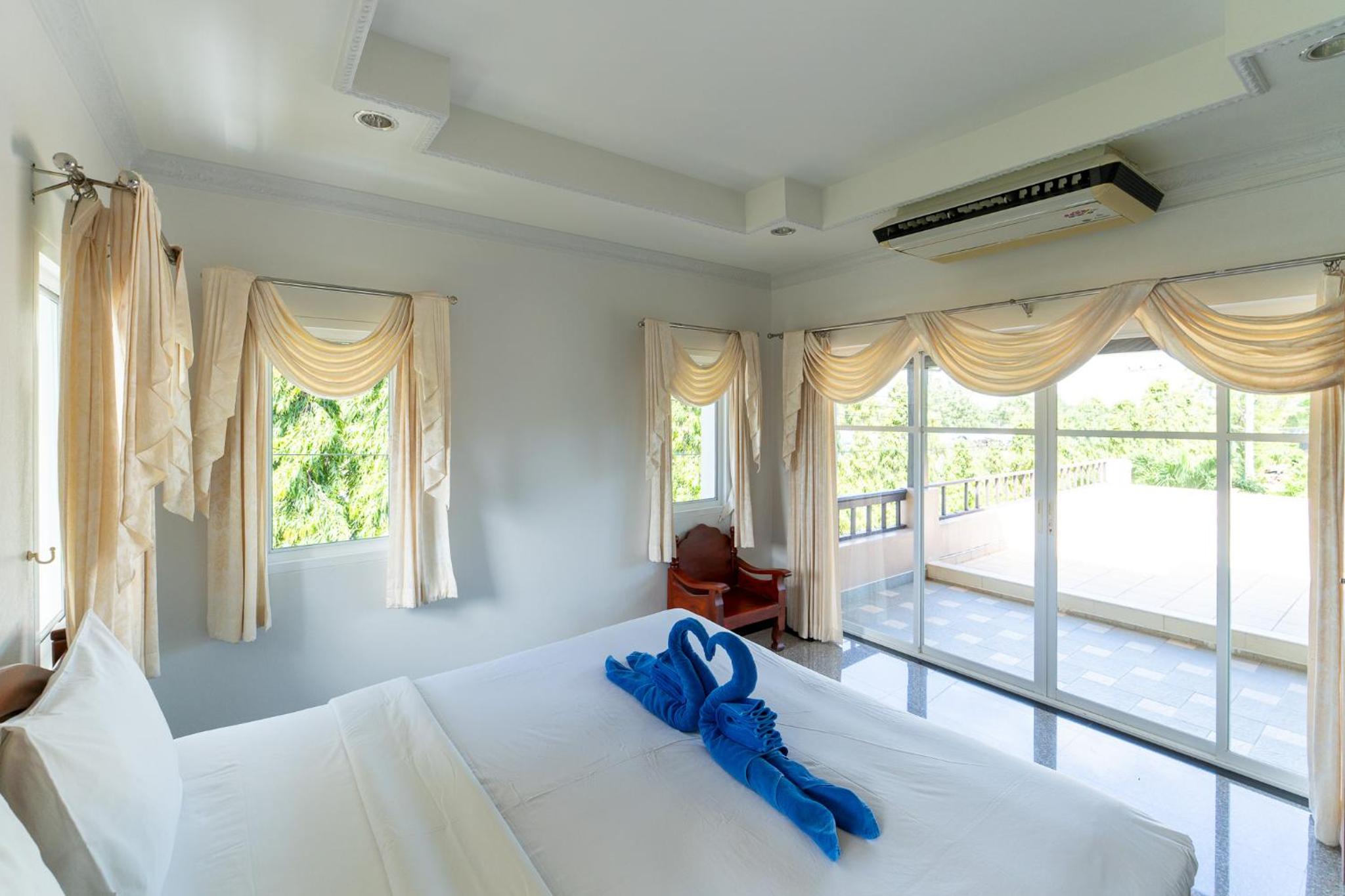 Baan Faa Talaychan Resort