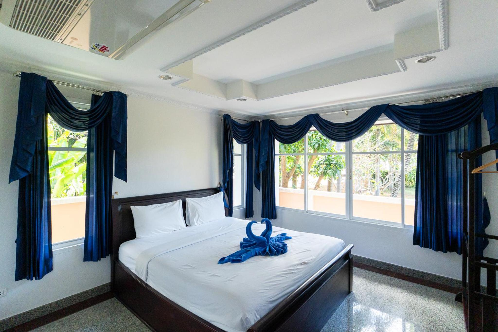 Baan Faa Talaychan Resort