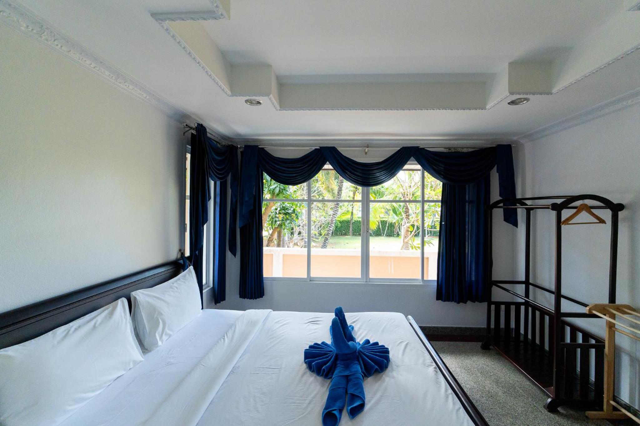 Baan Faa Talaychan Resort