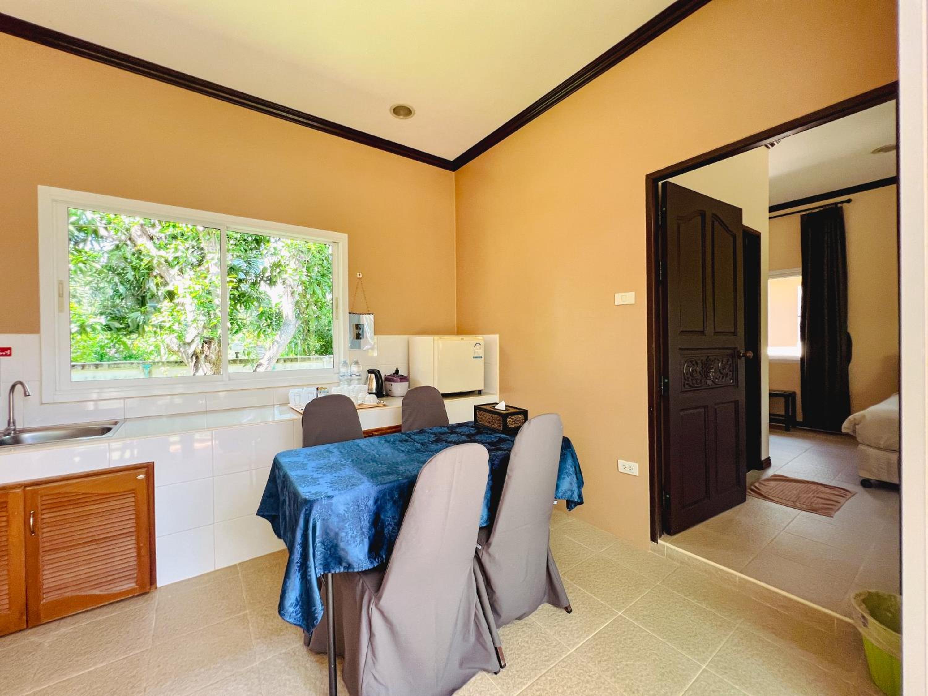 Baan Faa Talaychan Resort