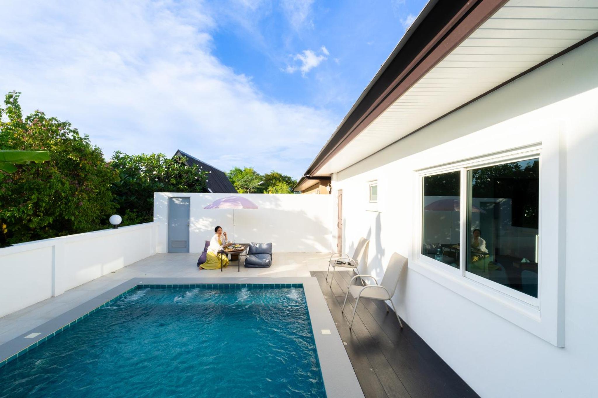 Baan Faa Talaychan Resort