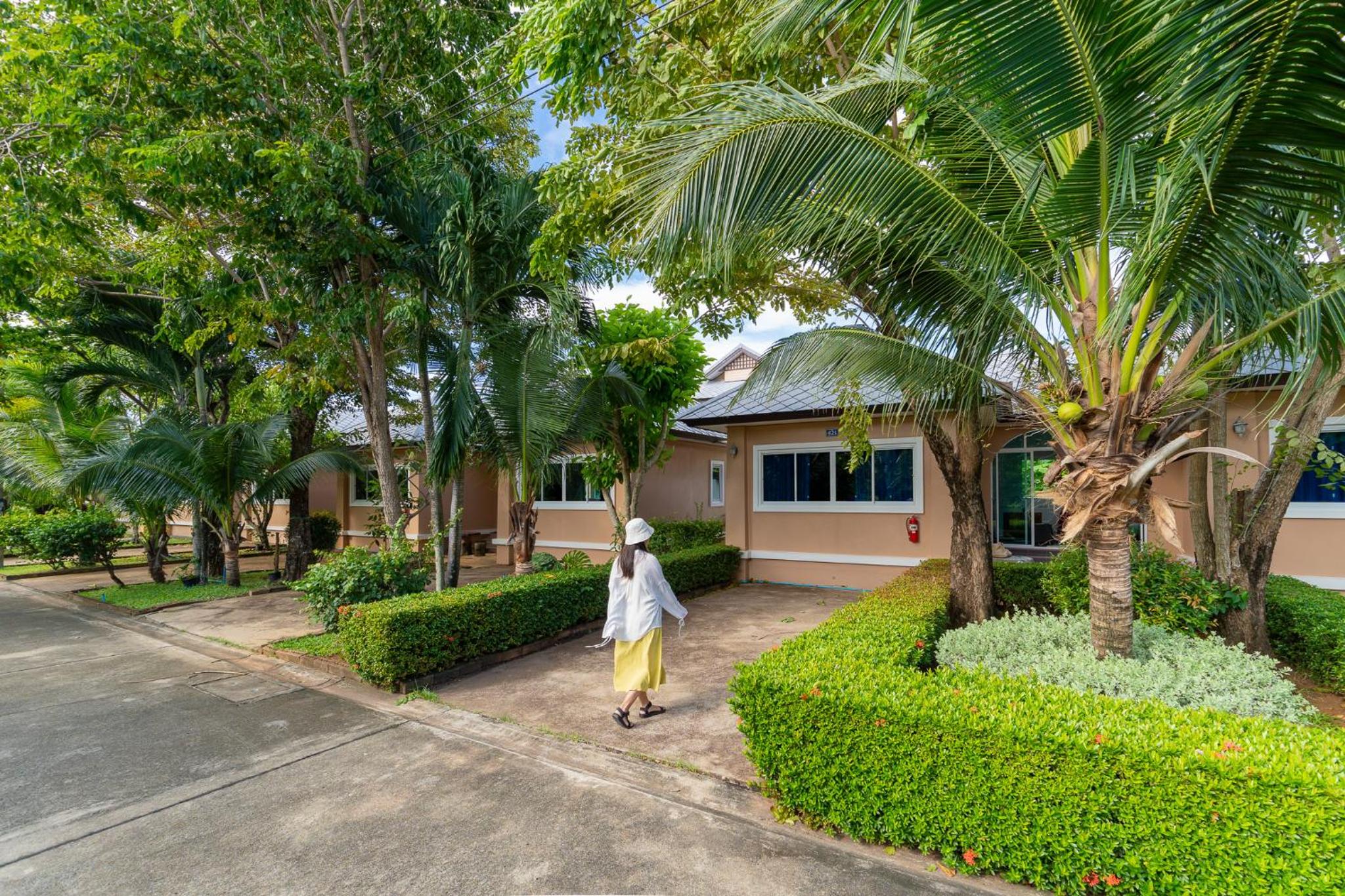 Baan Faa Talaychan Resort