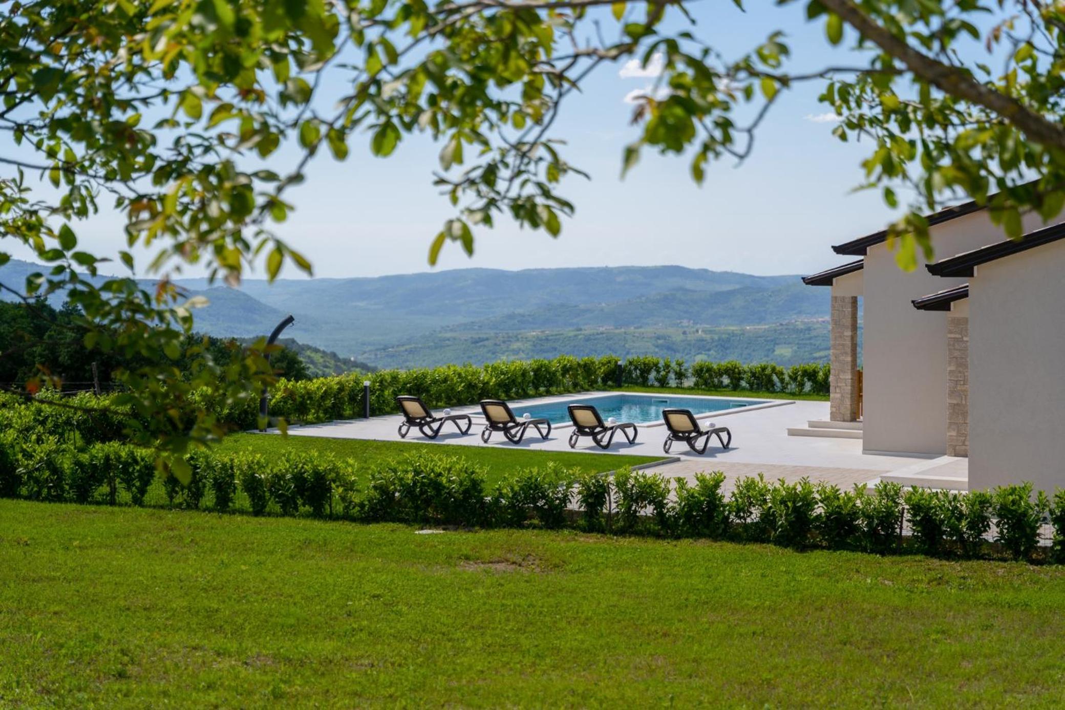 Photo 34