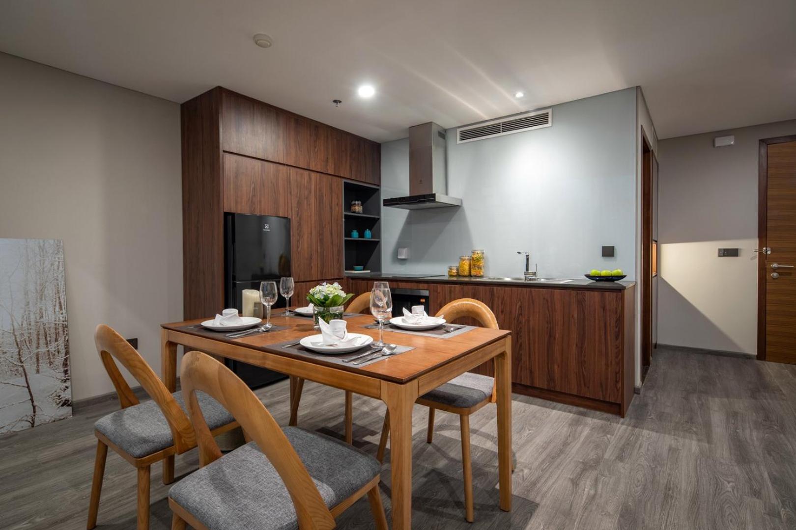 PENTSTUDIO_5Stars_Westlake_Luxury