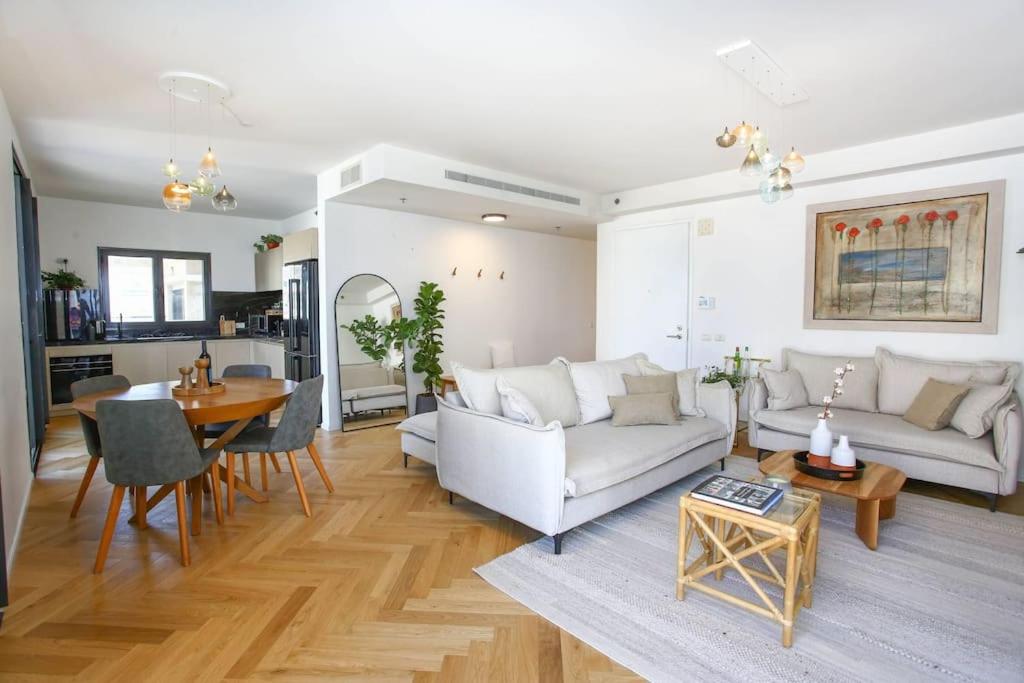 Ultra Luxury 3BR Beach Apartment
